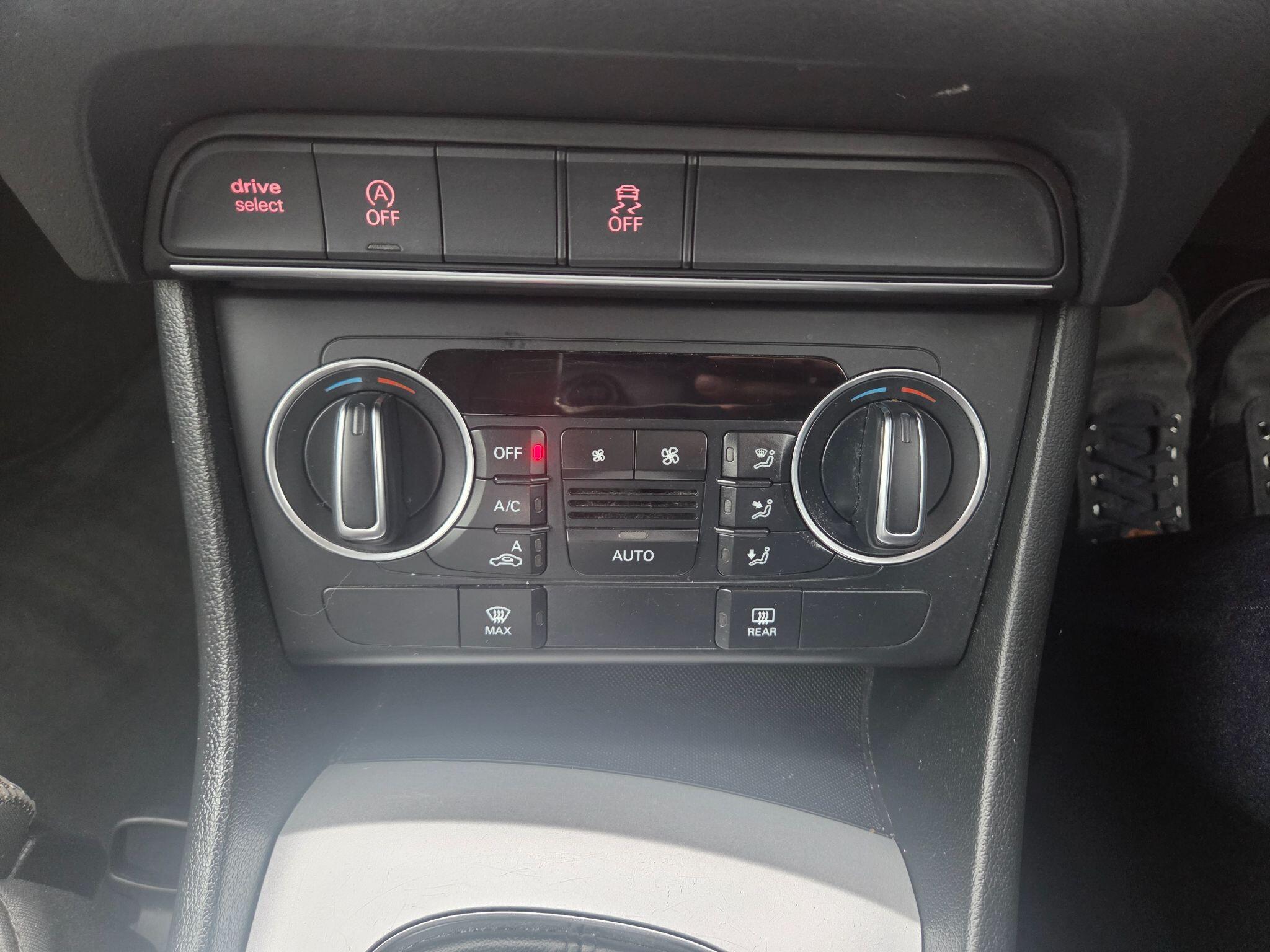 Audi Q3 view 43