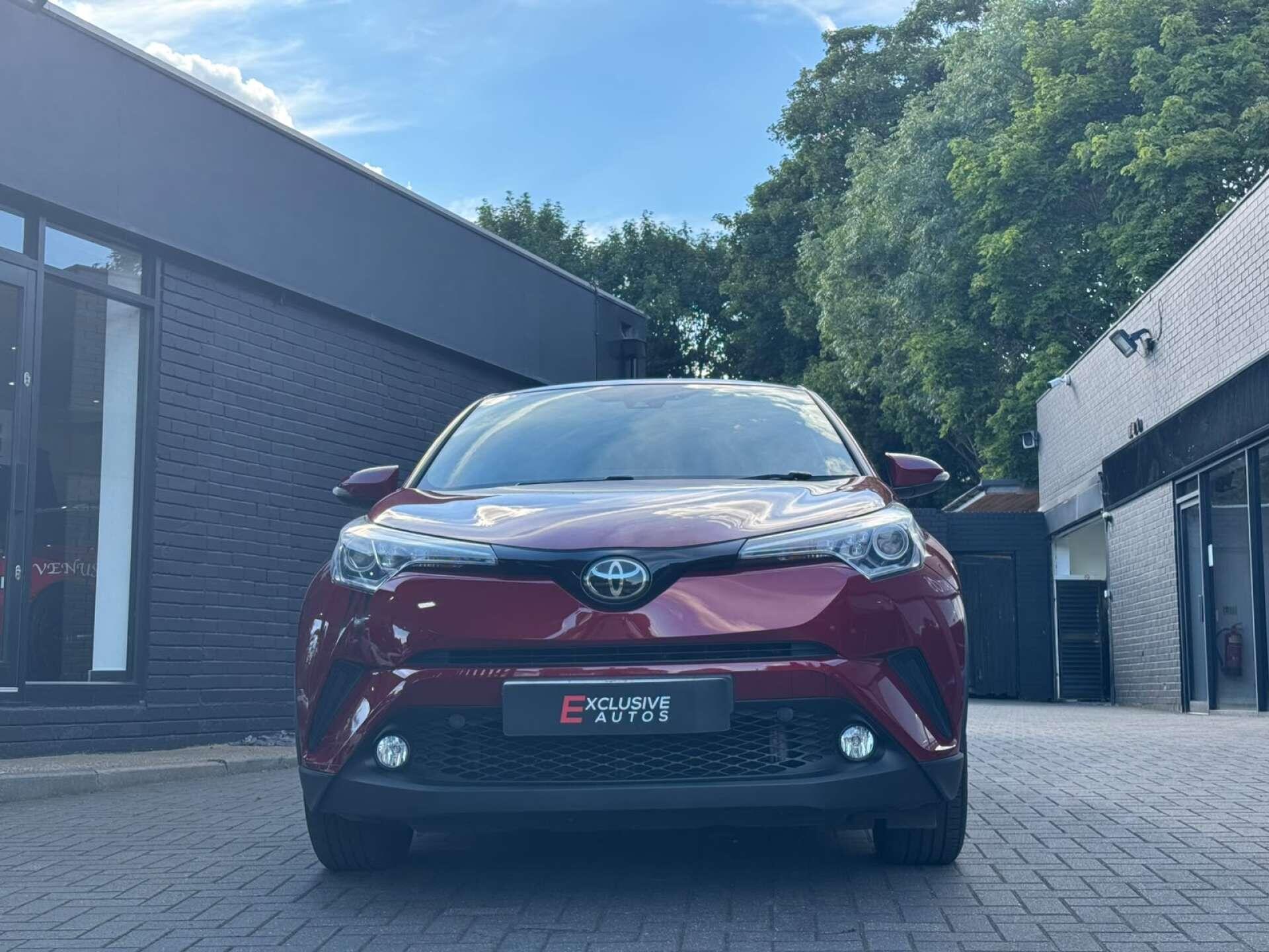 Toyota C-HR view 11