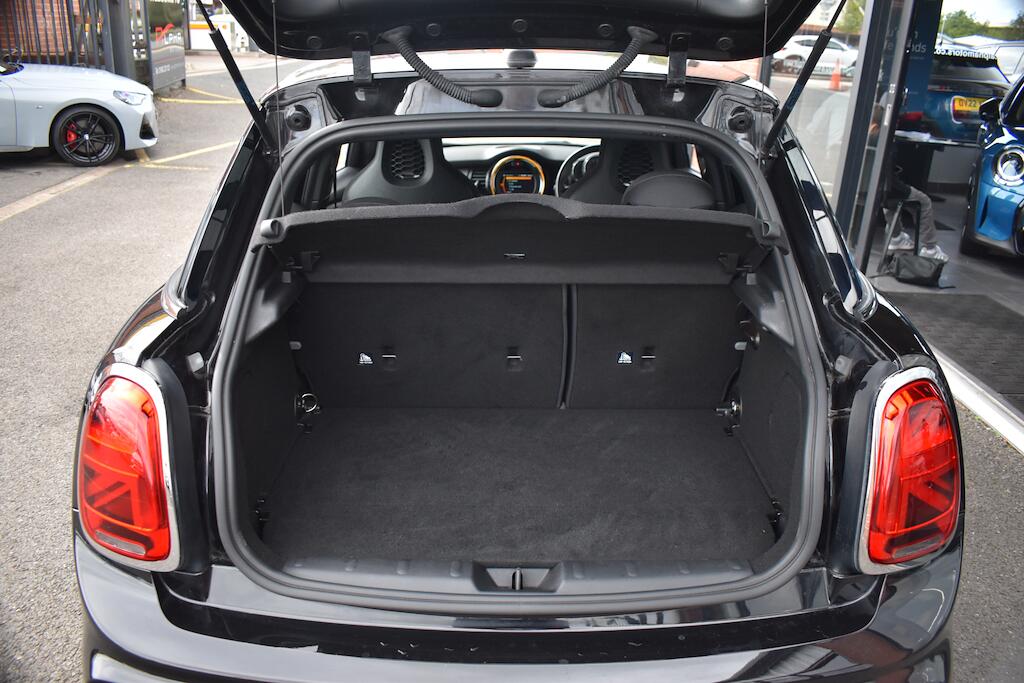 Mini Hatch view 41