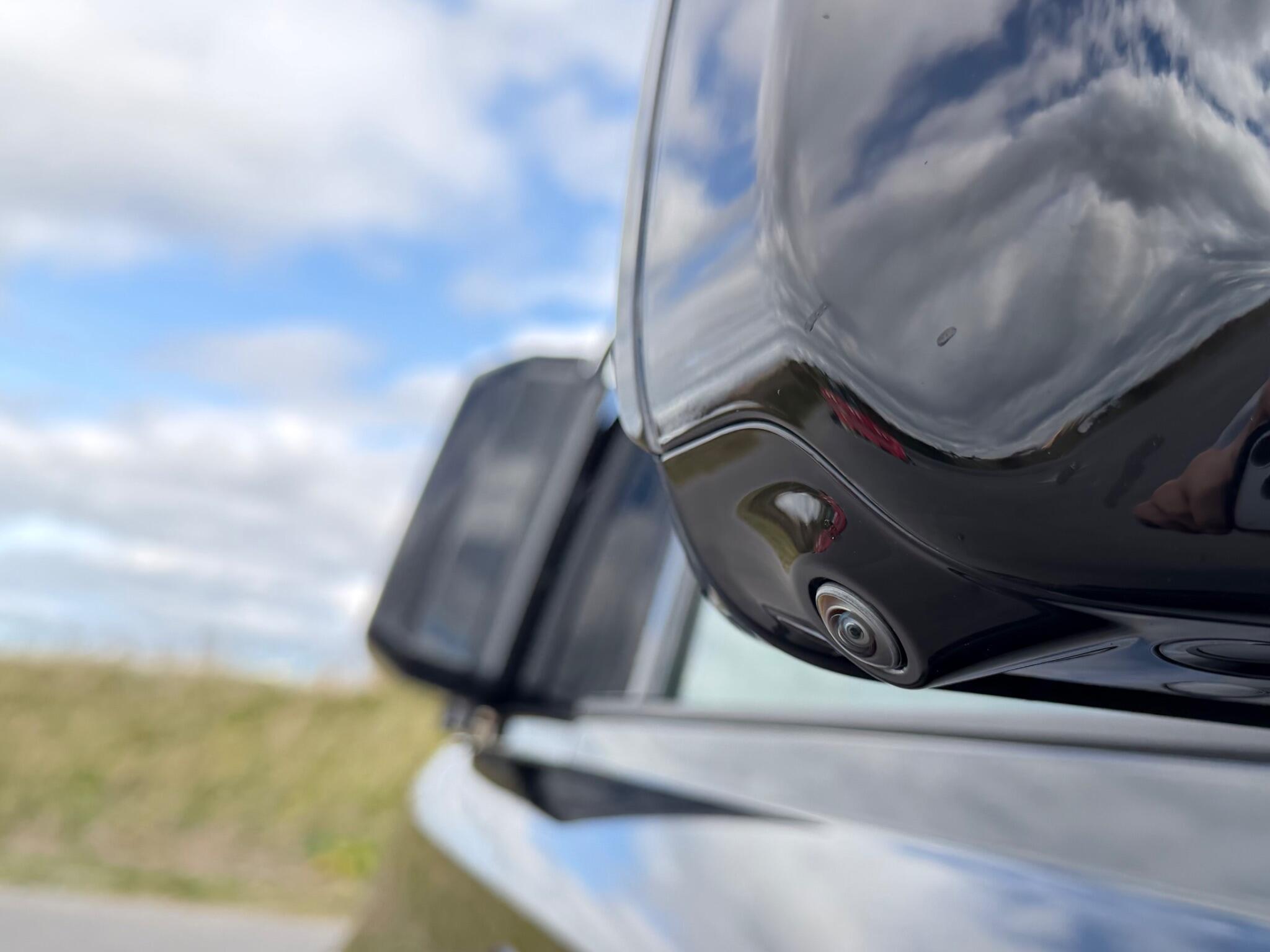 Land Rover Defender view 56