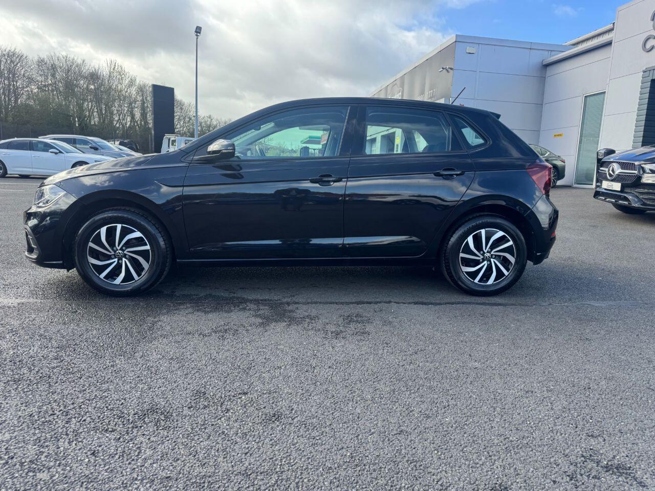 Volkswagen Polo view 2