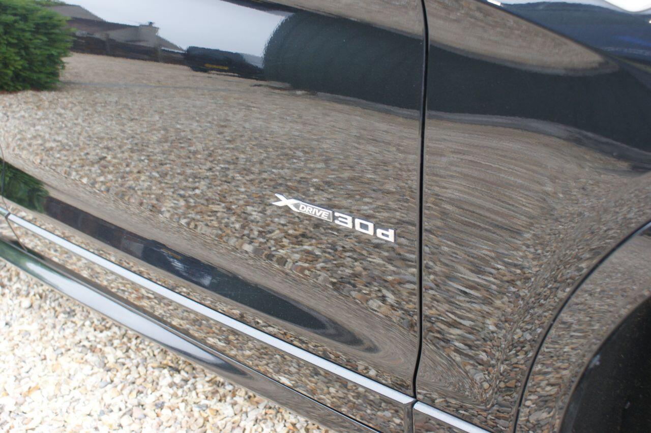 BMW X3 view 11