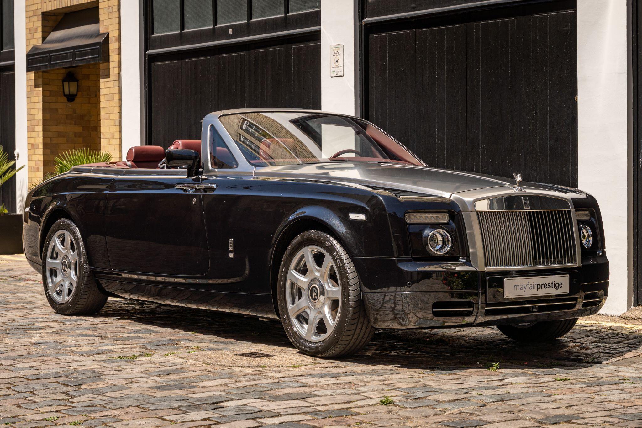 Rolls-Royce Phantom view 5