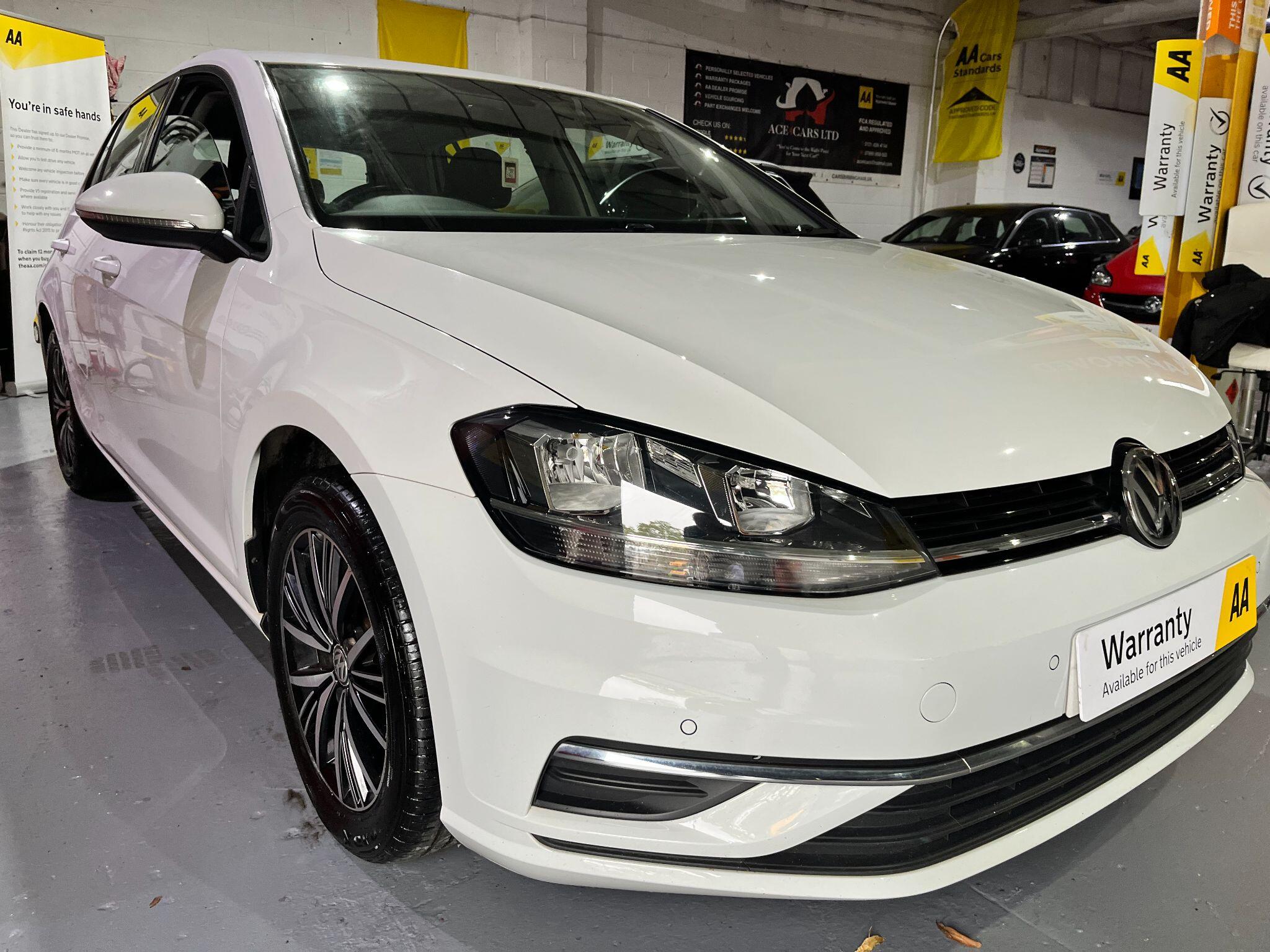 Volkswagen Golf view 3