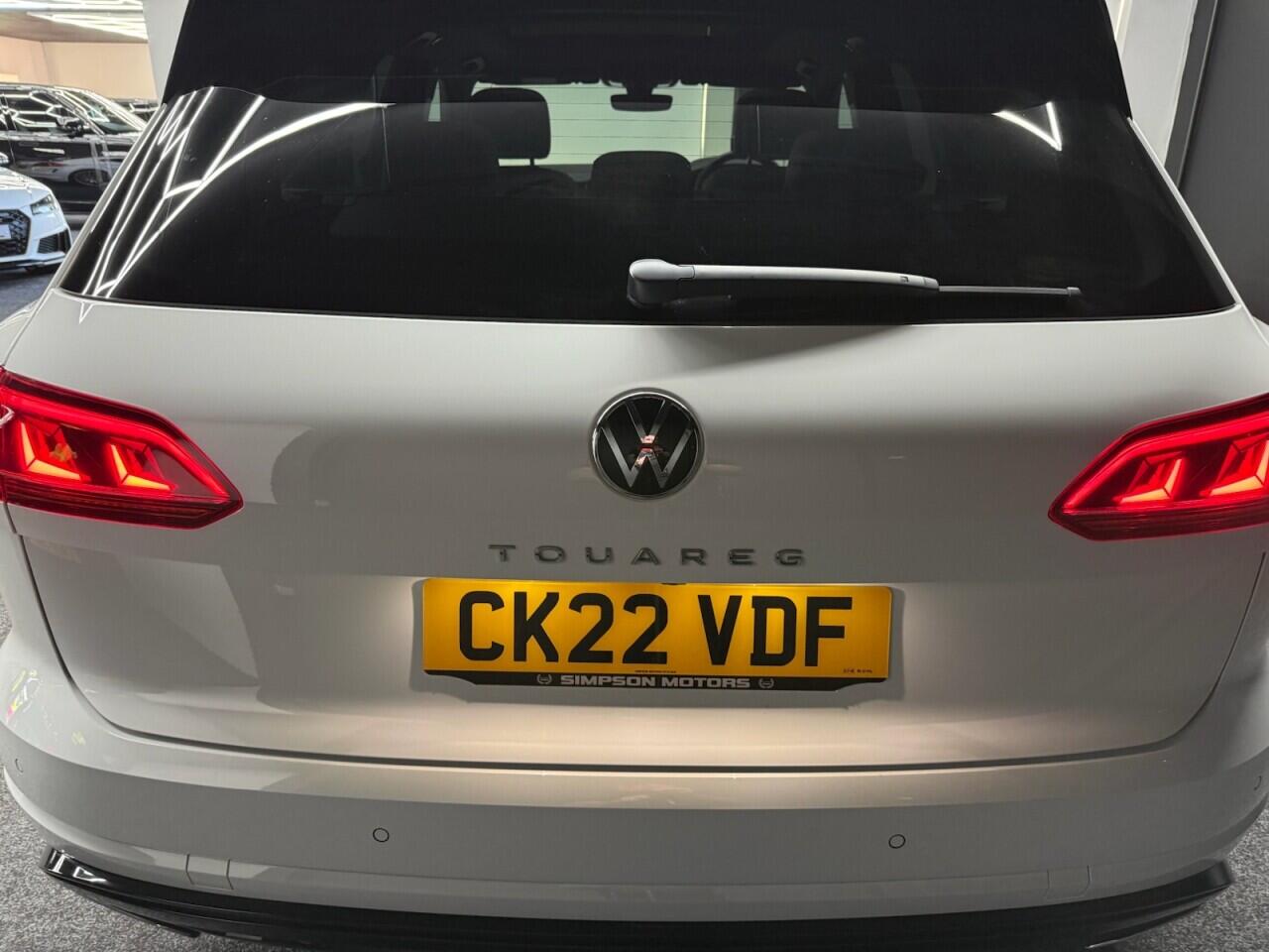 Volkswagen Touareg view 10