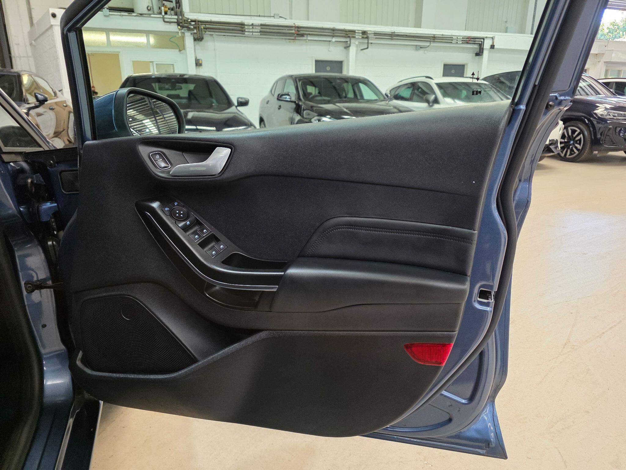 Ford Fiesta view 12