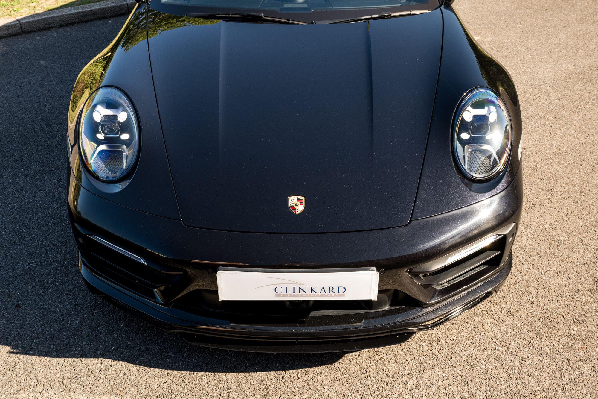 Porsche 911 view 10