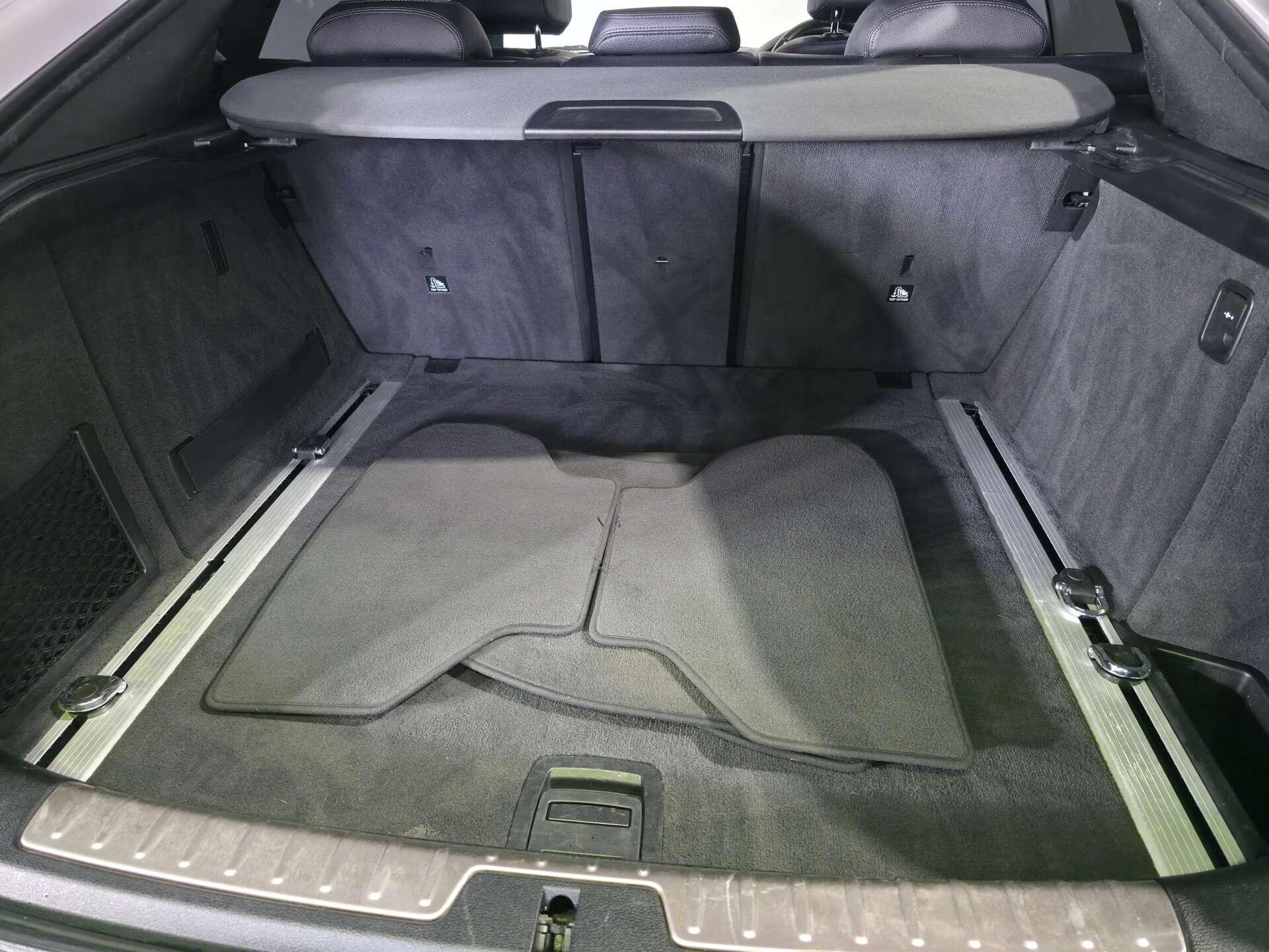 BMW X6 view 25