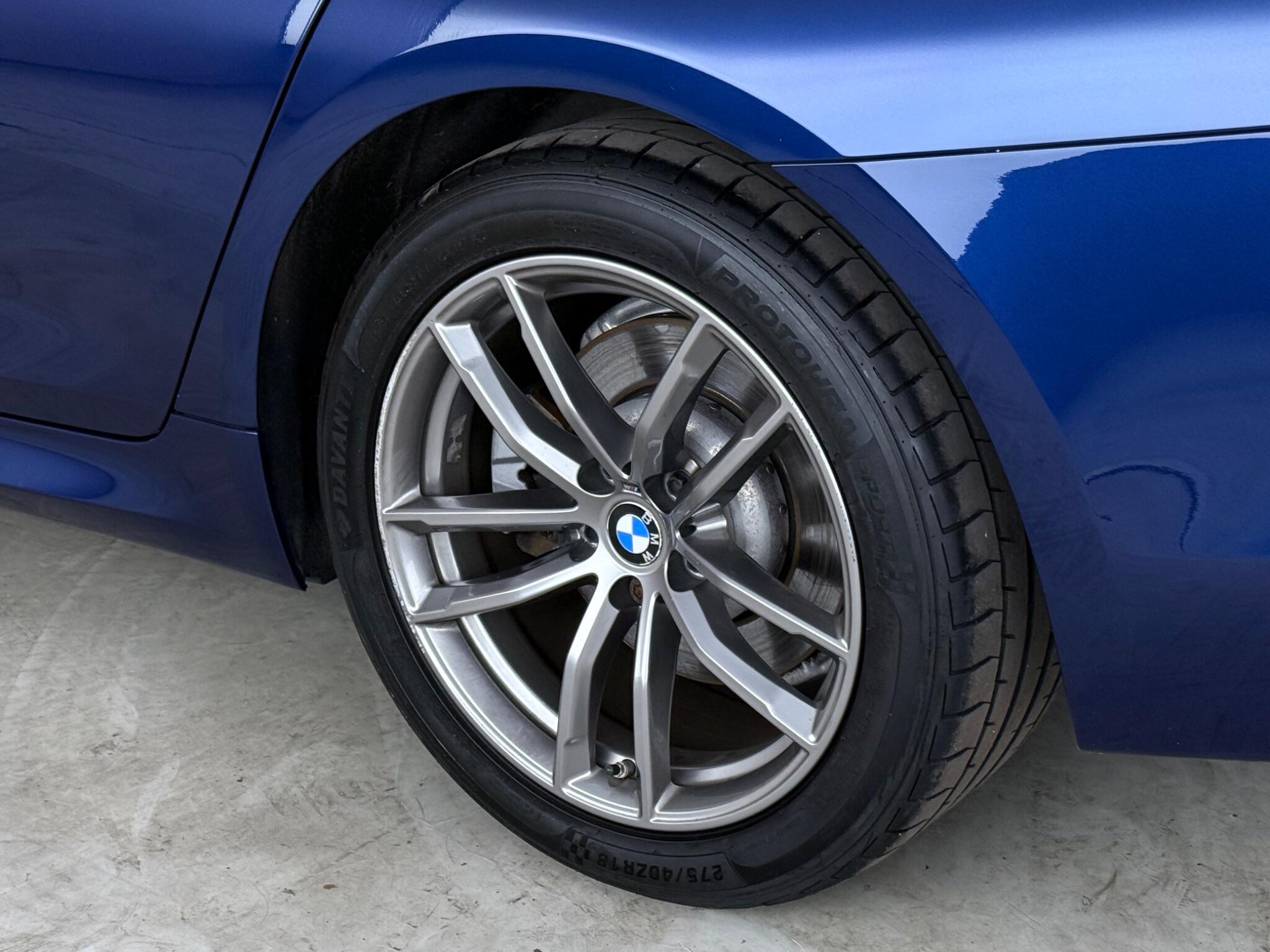 BMW 5 Series view 9