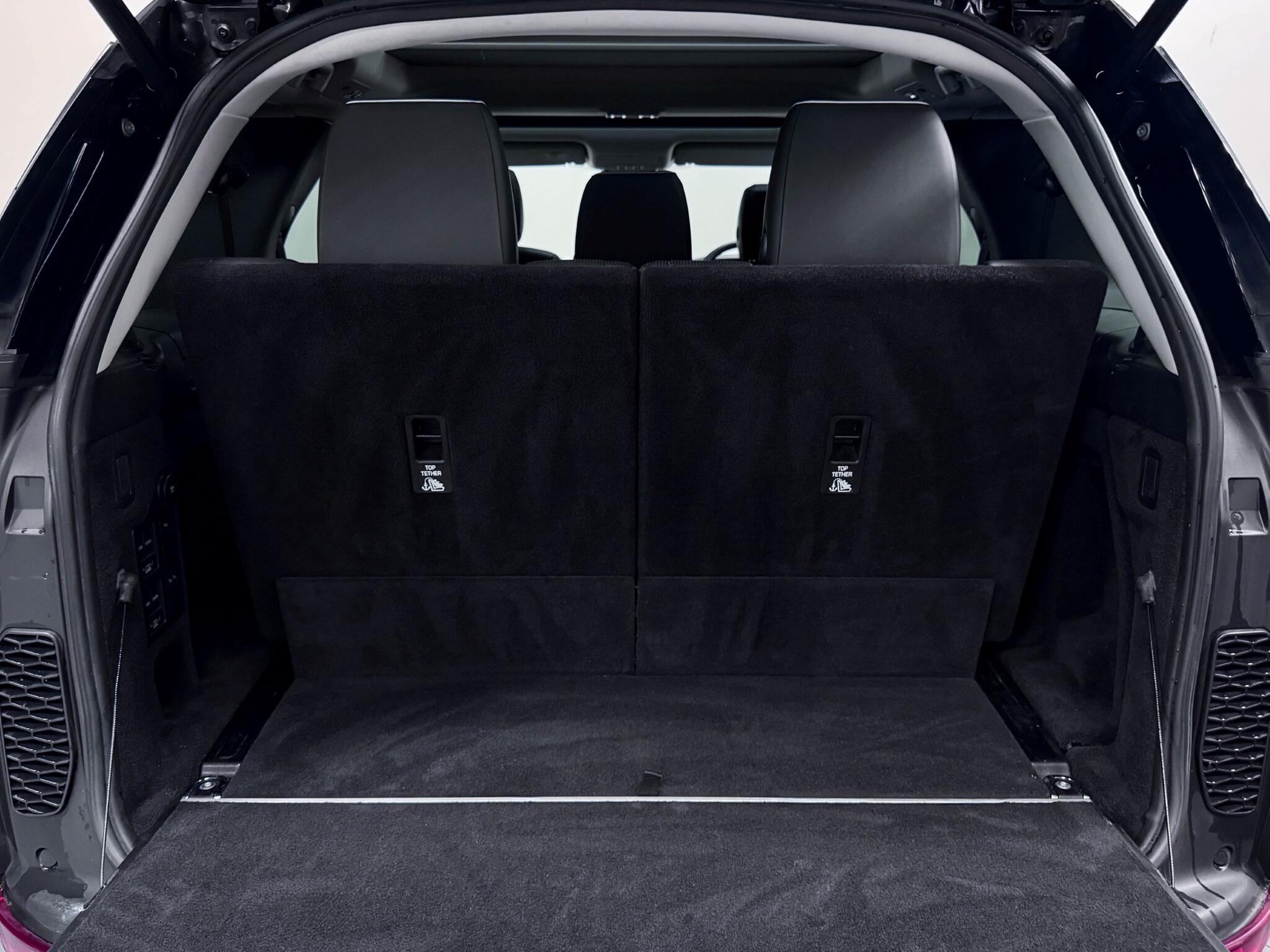 Land Rover Discovery view 7