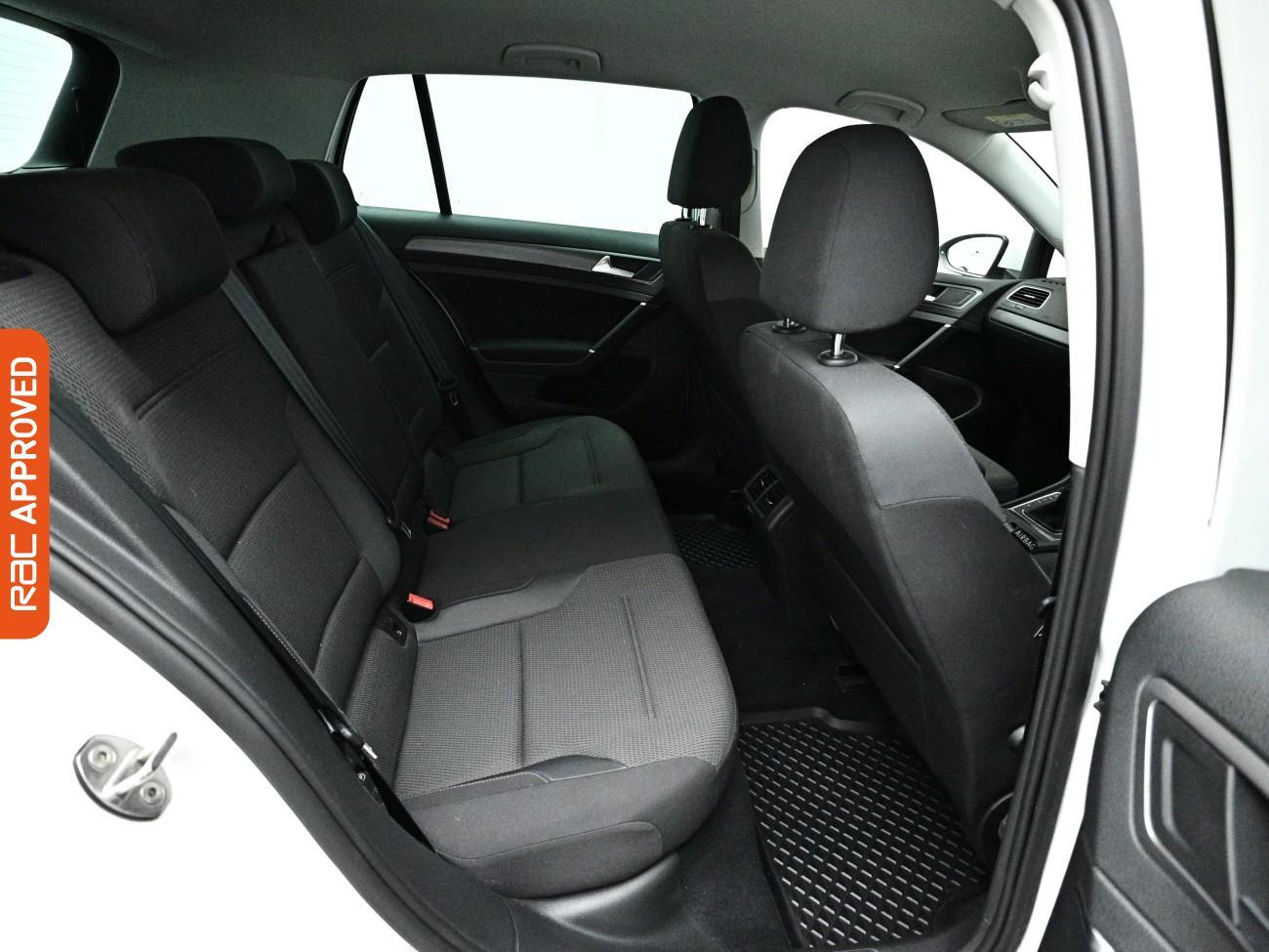 Volkswagen Golf view 13