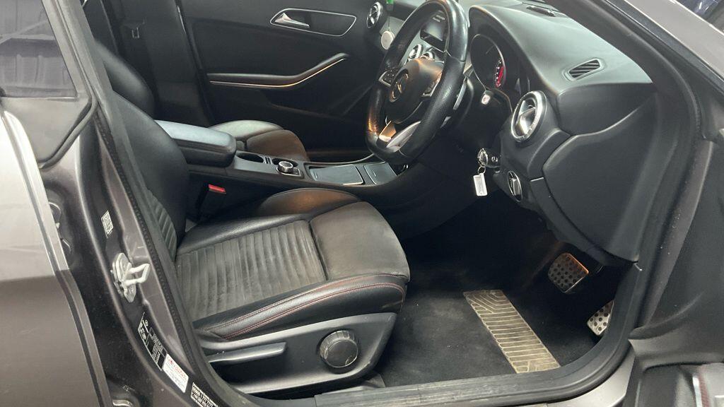 Mercedes-Benz Cla view 5