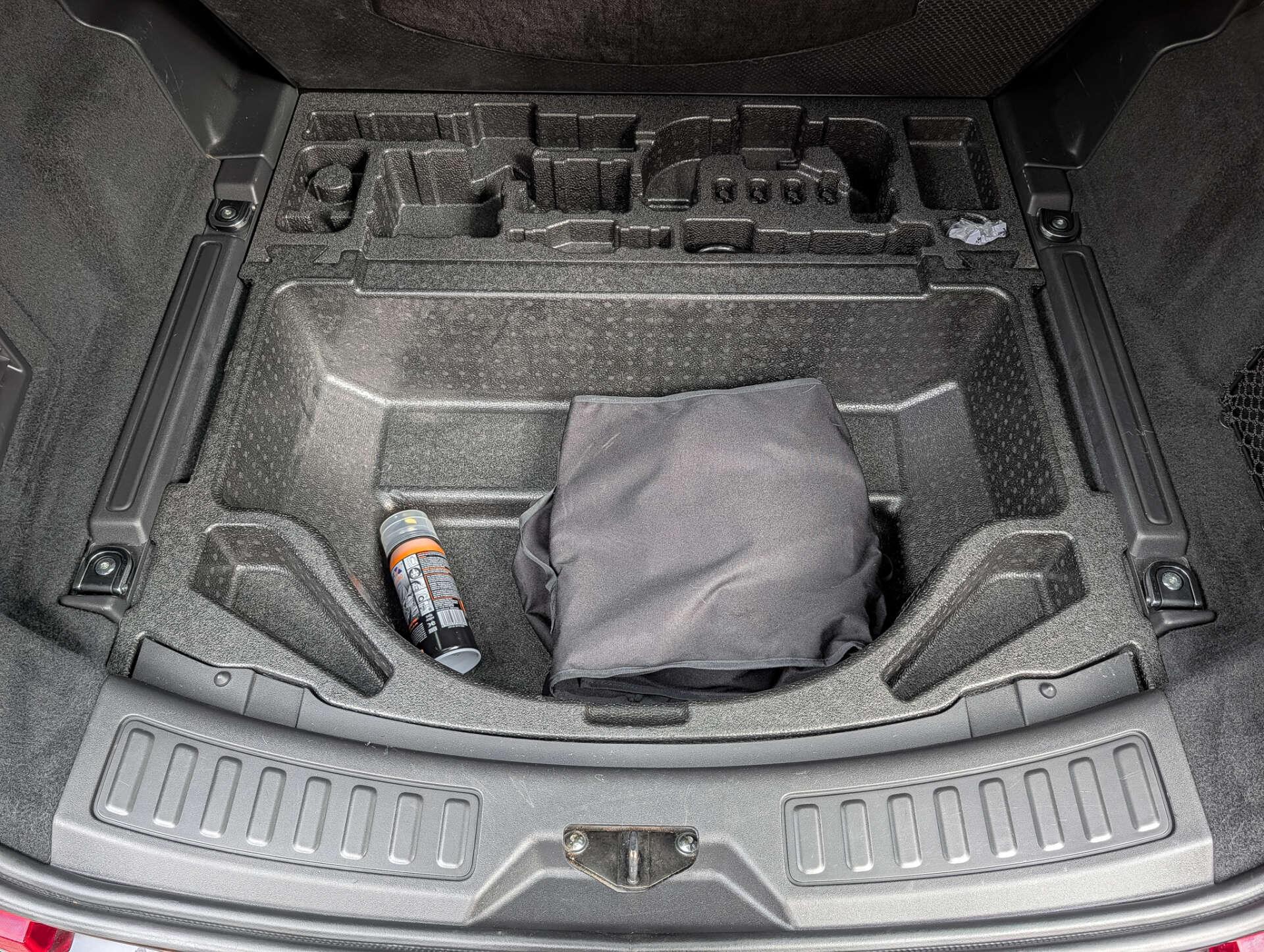 Land Rover Discovery Sport view 46