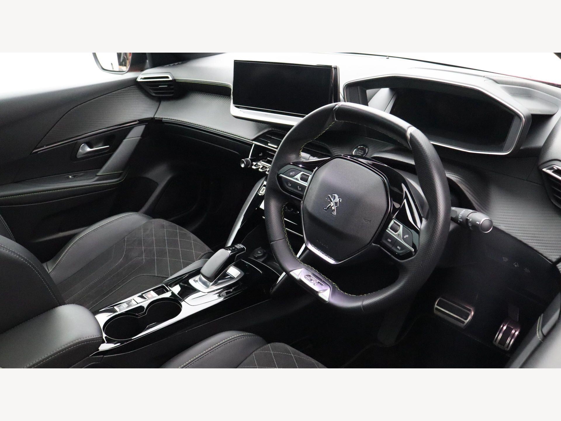 Peugeot e-208 view 5