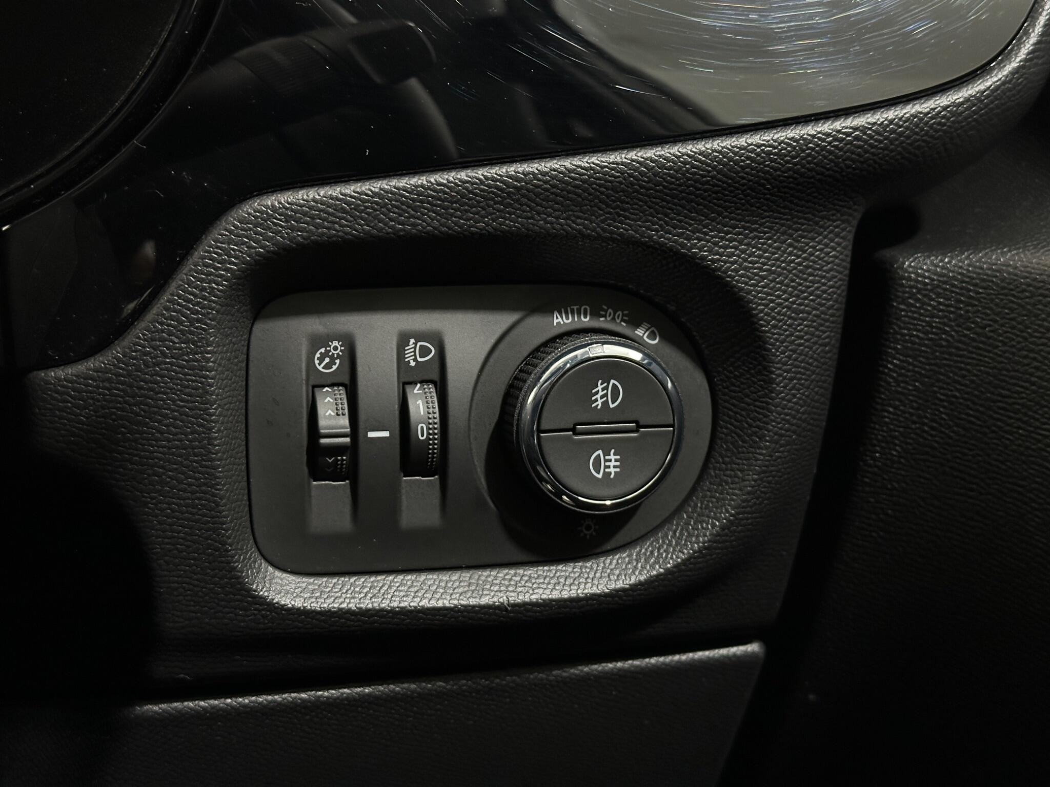 Vauxhall Corsa view 18