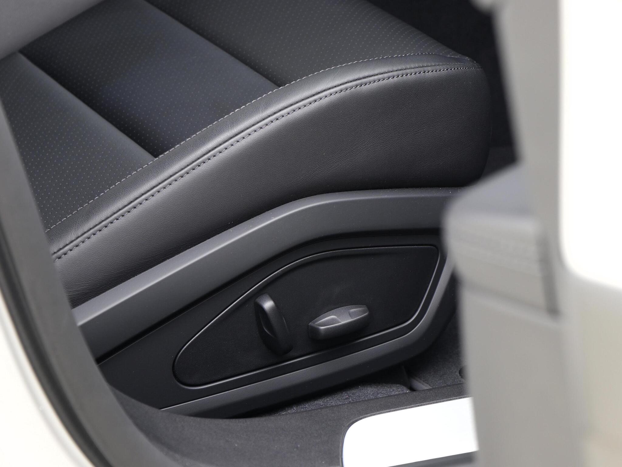 Porsche Taycan view 30