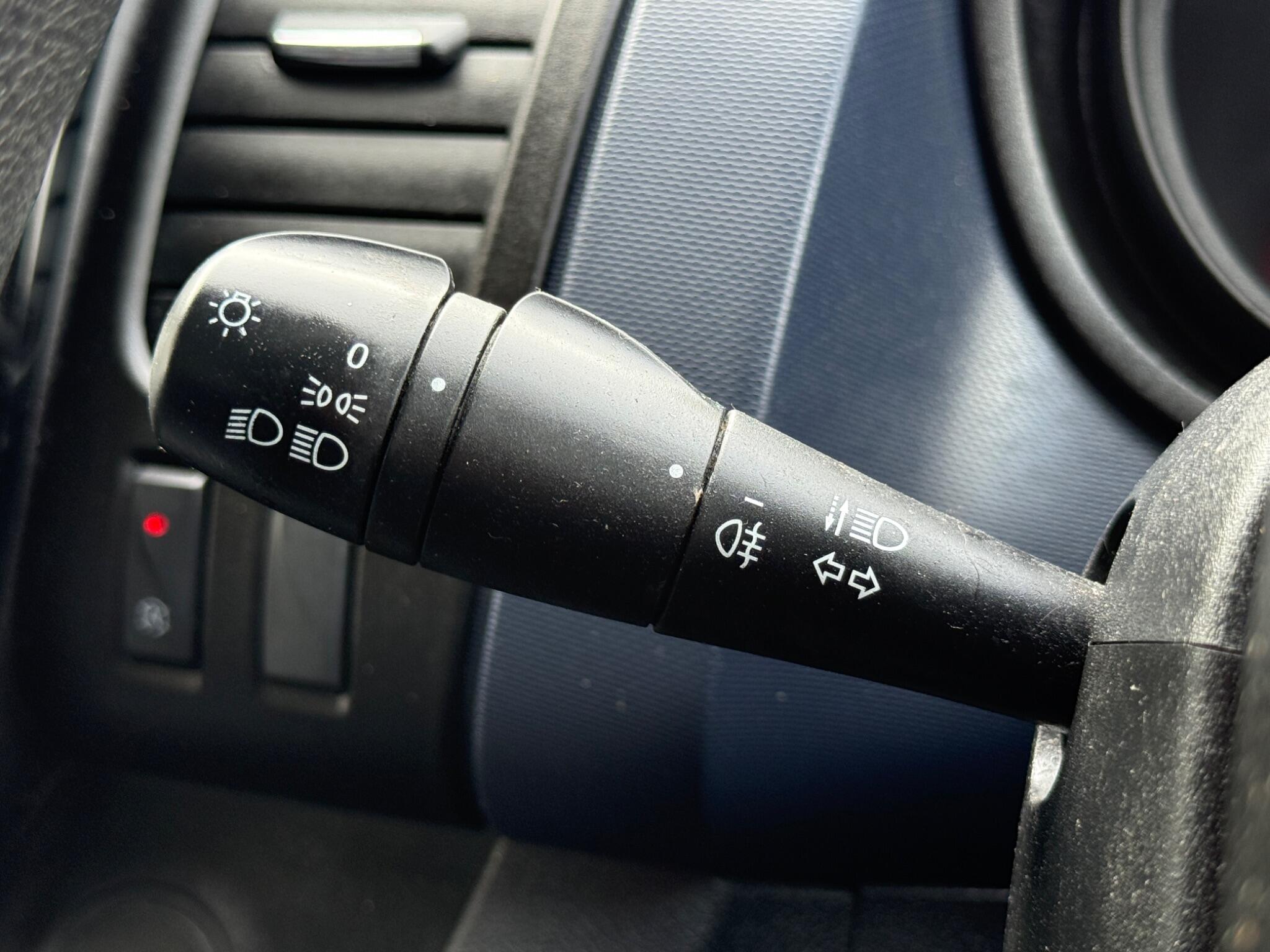 Vauxhall Vivaro - Image 60