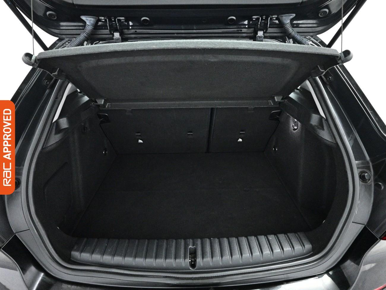 BMW 1 Series view 25