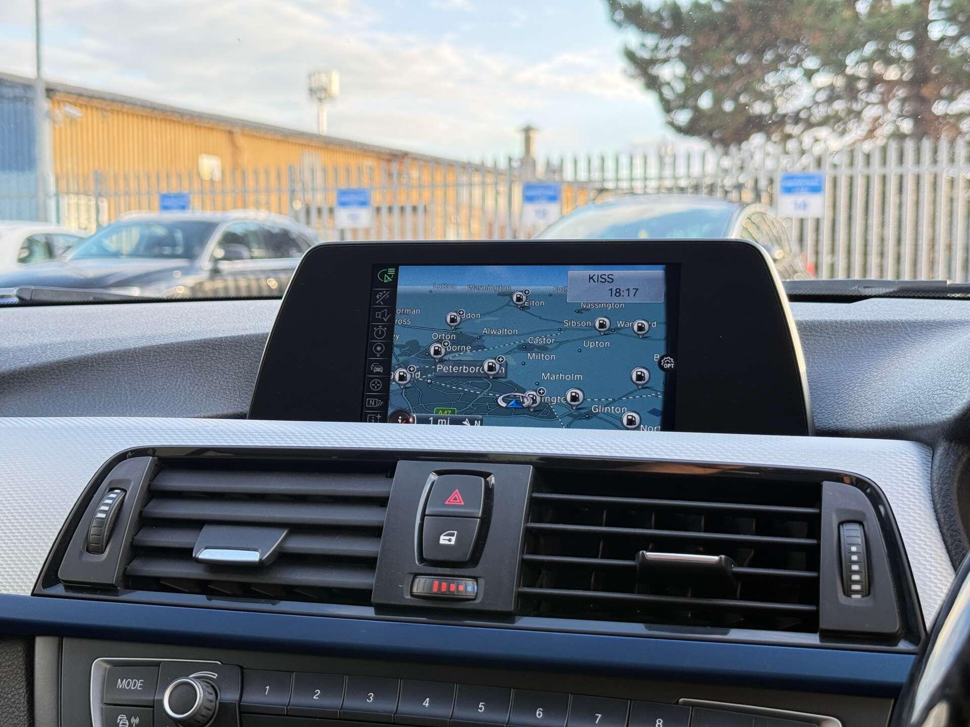 BMW 3 Series view 14