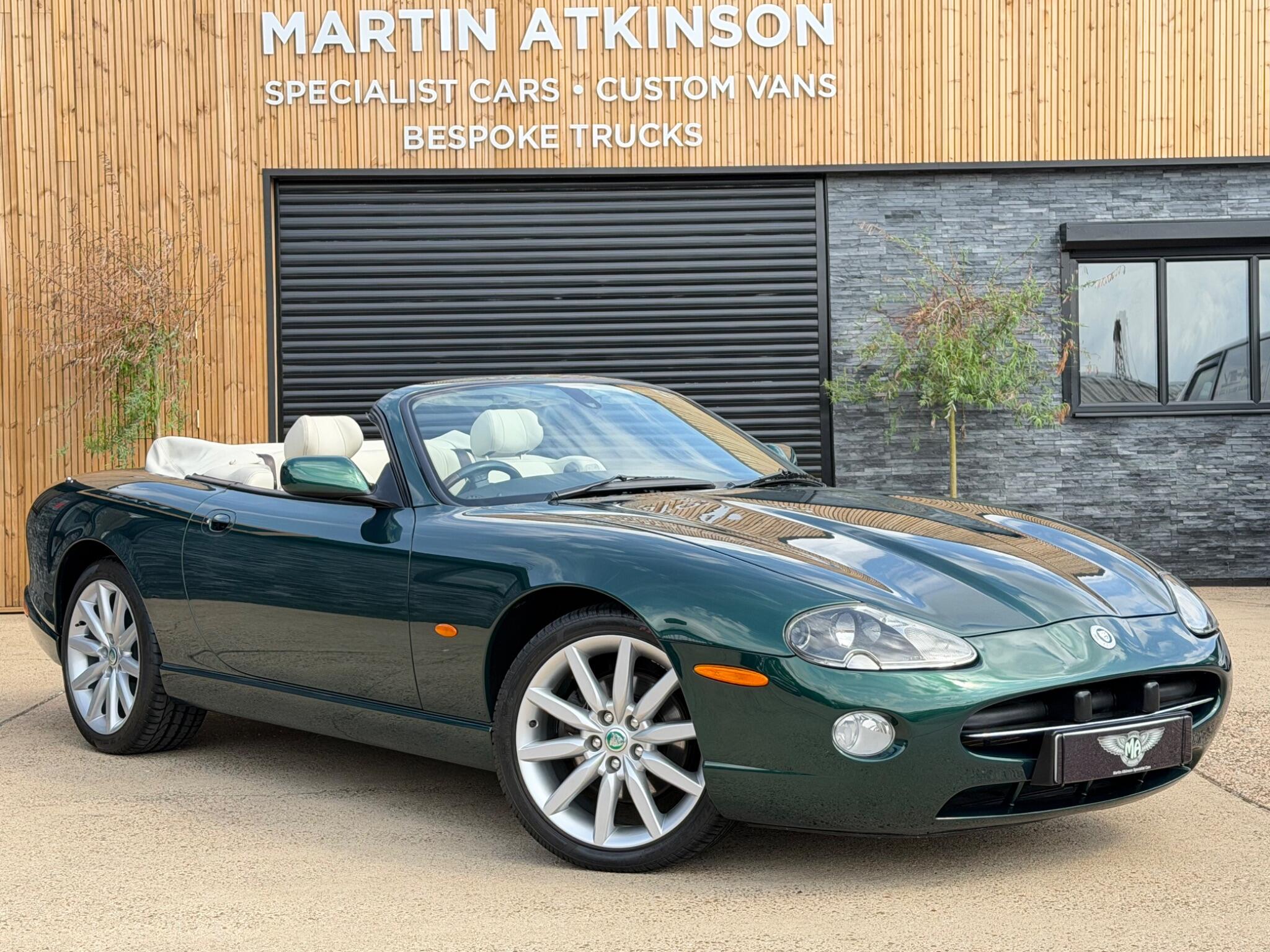 Jaguar XK8 view 75