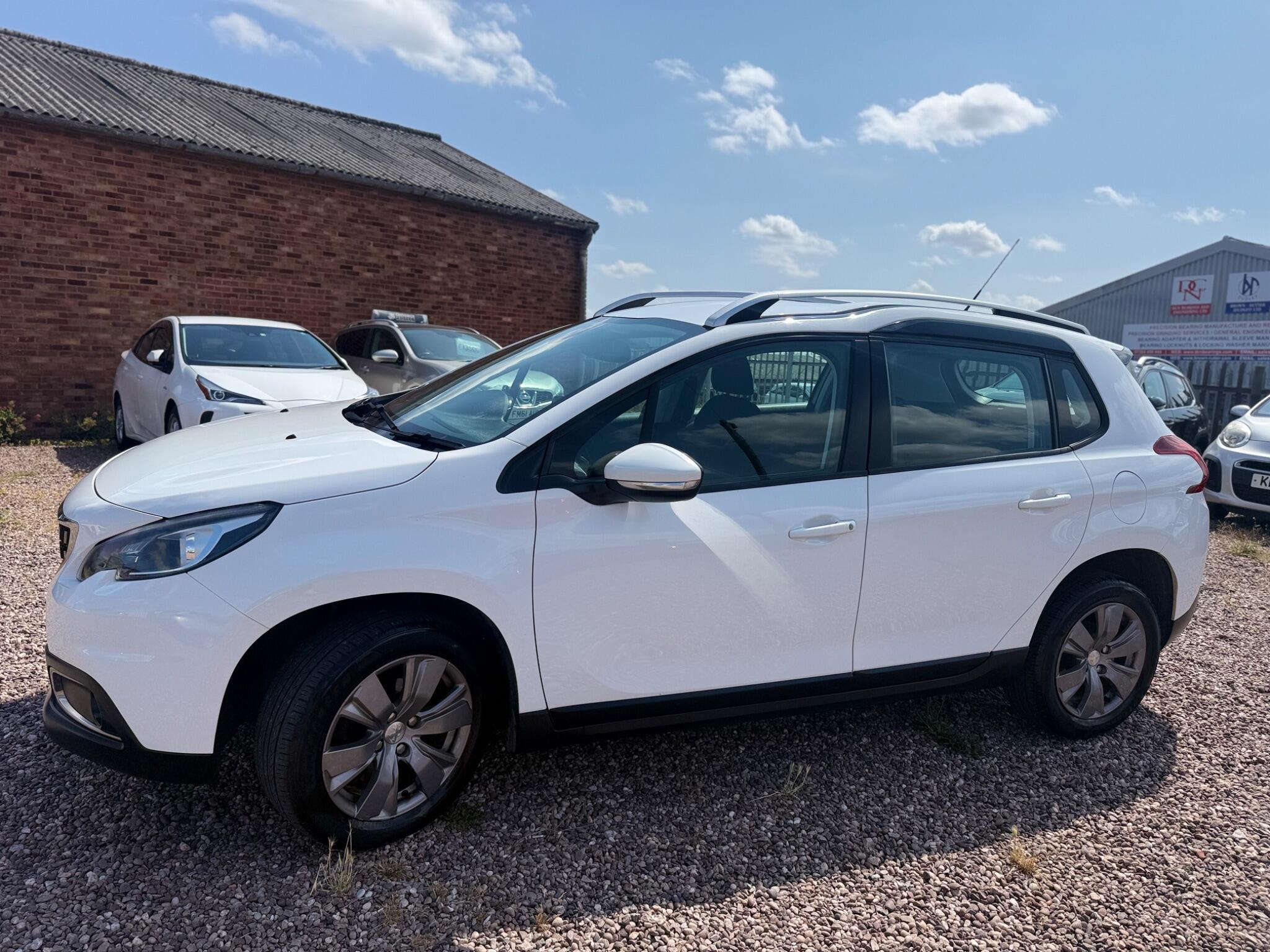 Peugeot 2008 view 16