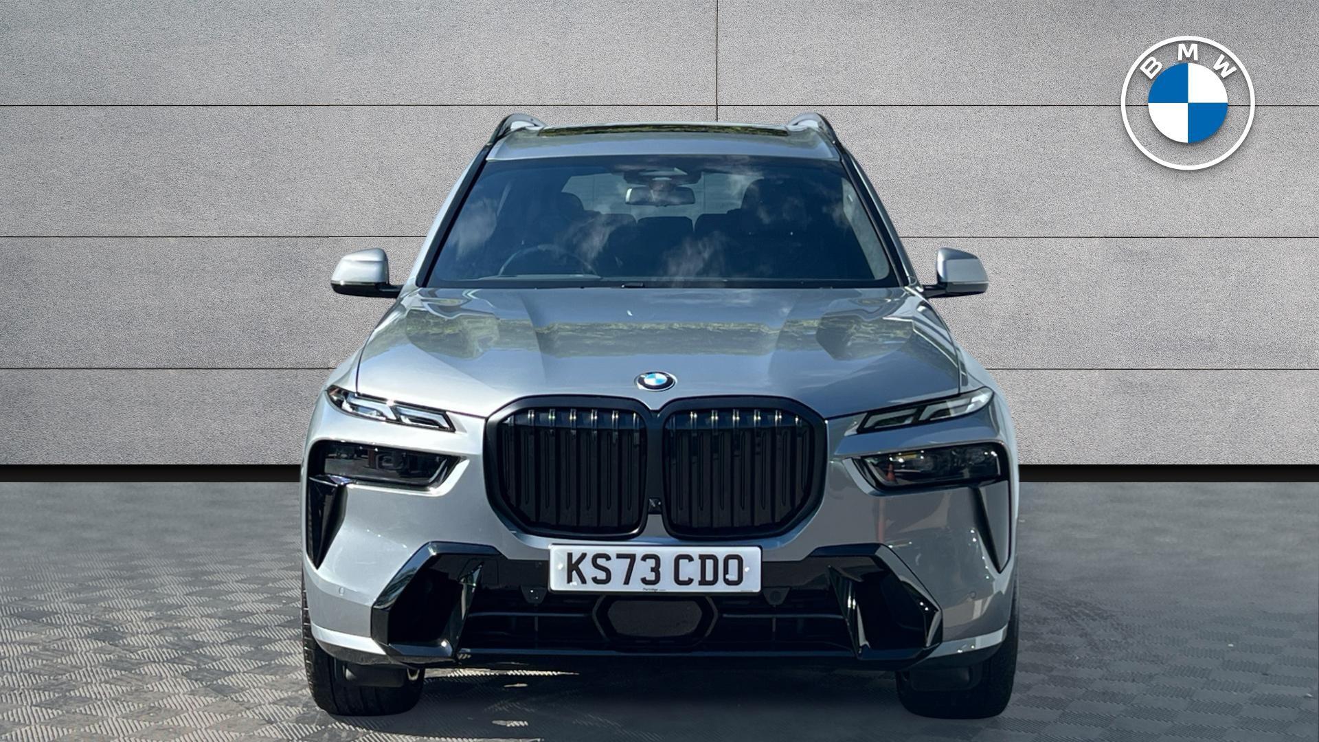 BMW X7 view 16