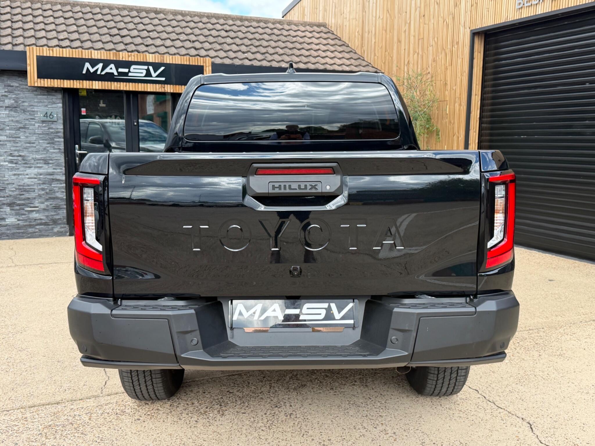 Toyota Hilux view 30