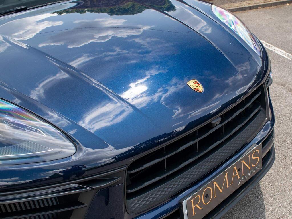 Porsche Macan view 11