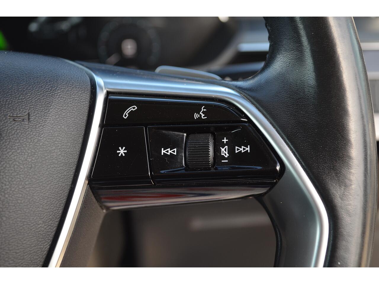 Audi E-Tron view 28