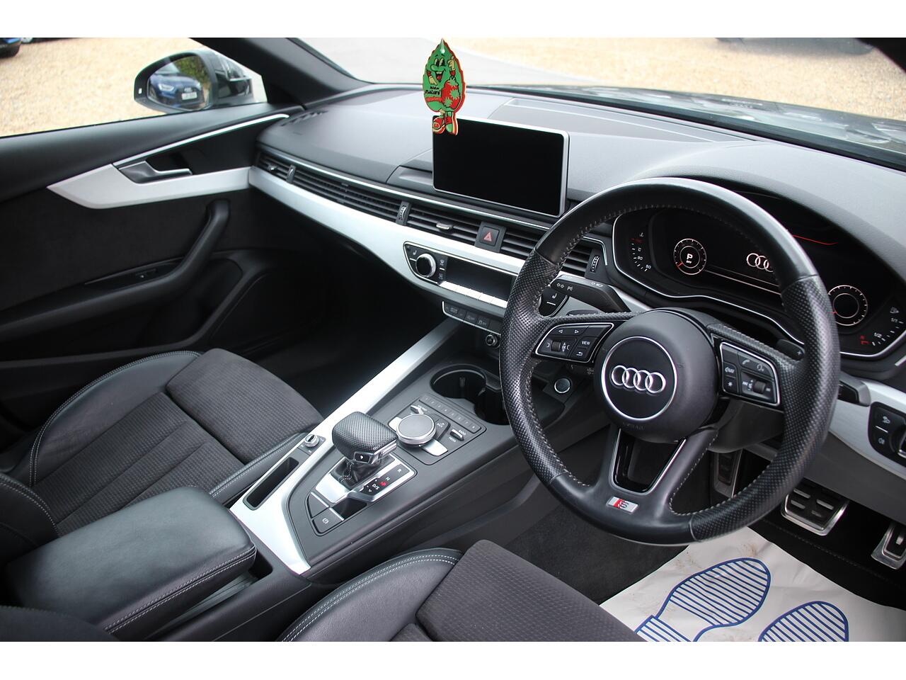 Audi A4 view 13