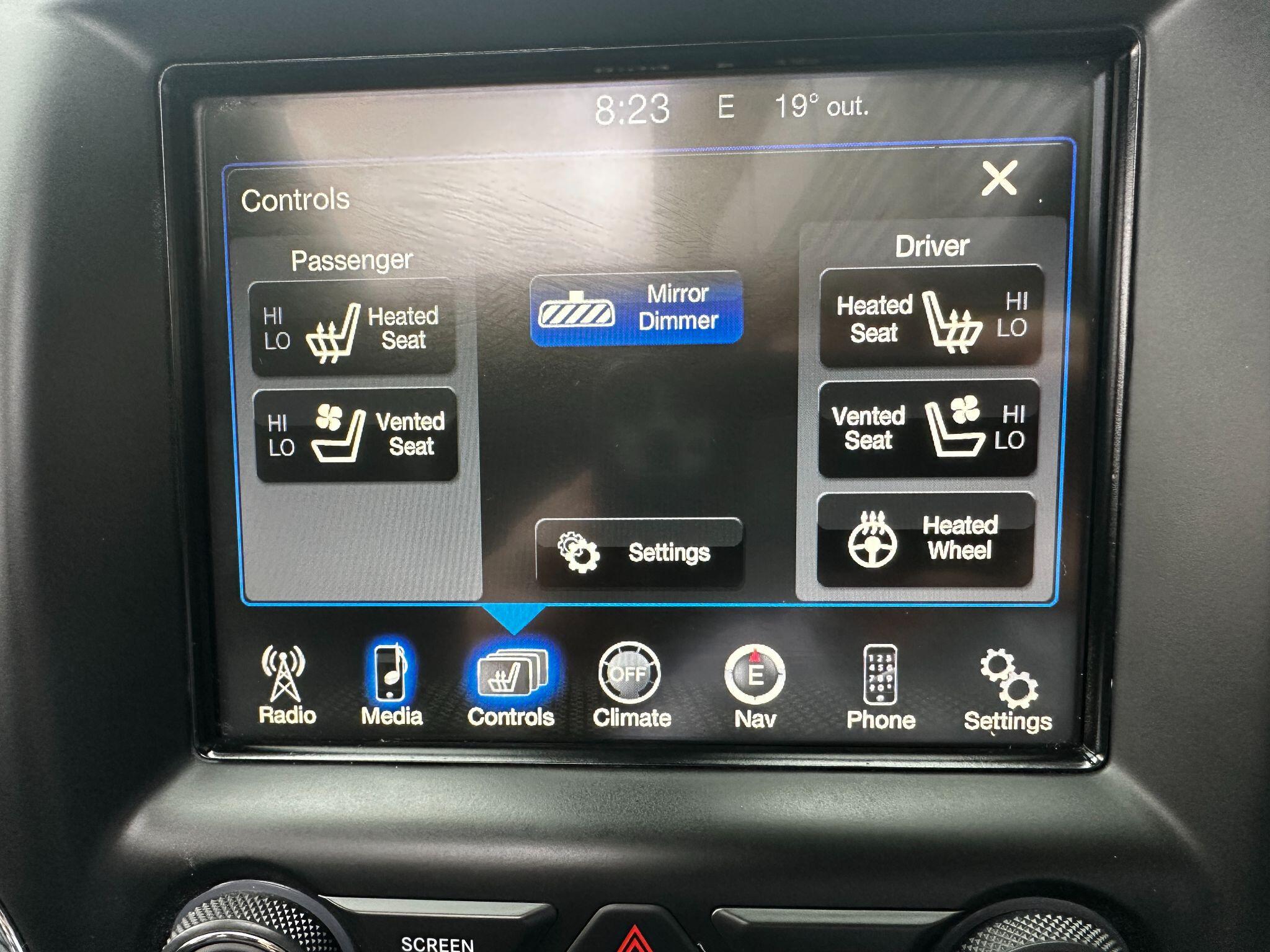 Jeep Grand Cherokee view 14
