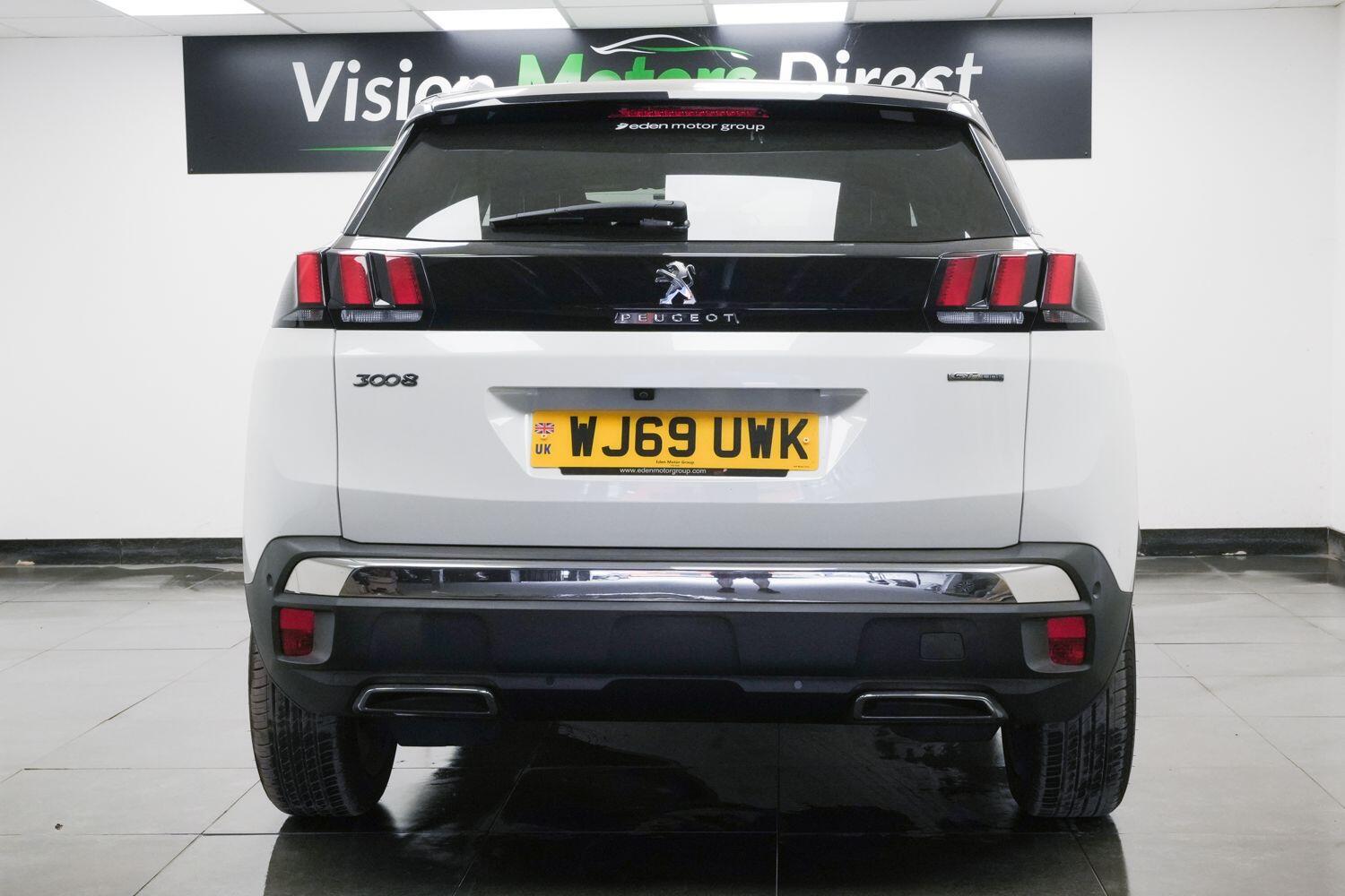 Peugeot 3008 view 3