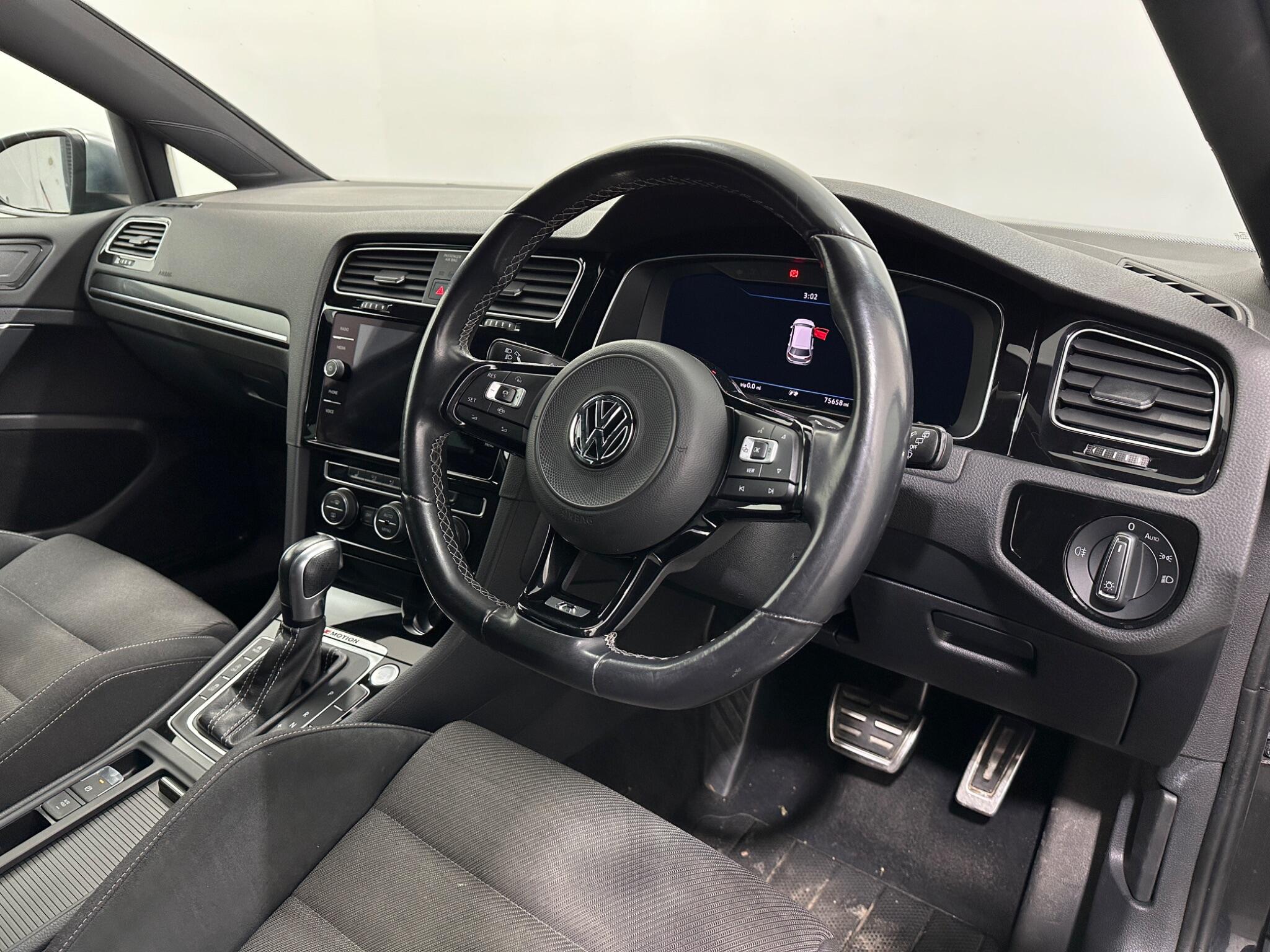Volkswagen Golf view 11