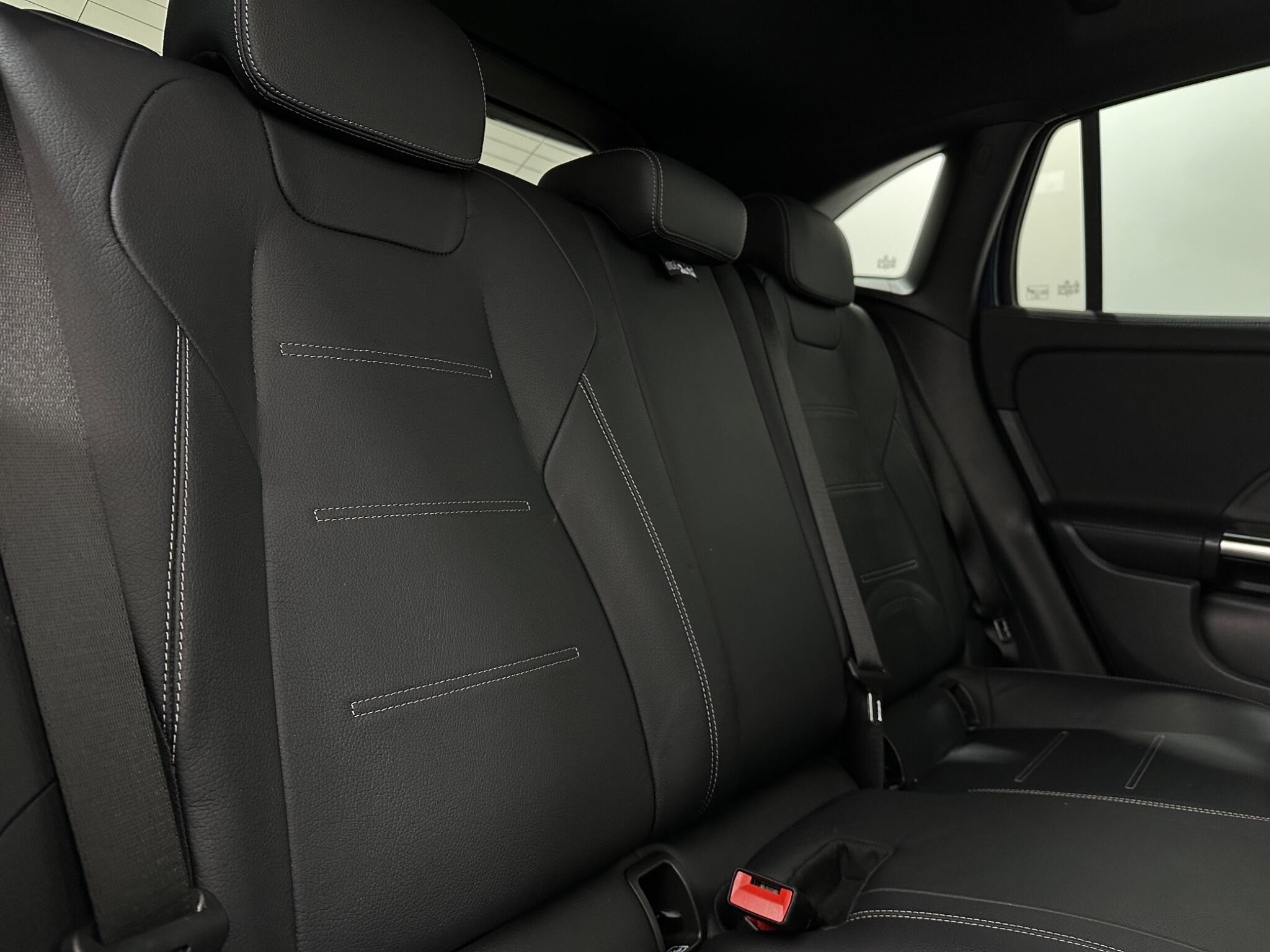 Mercedes-Benz Gla view 44