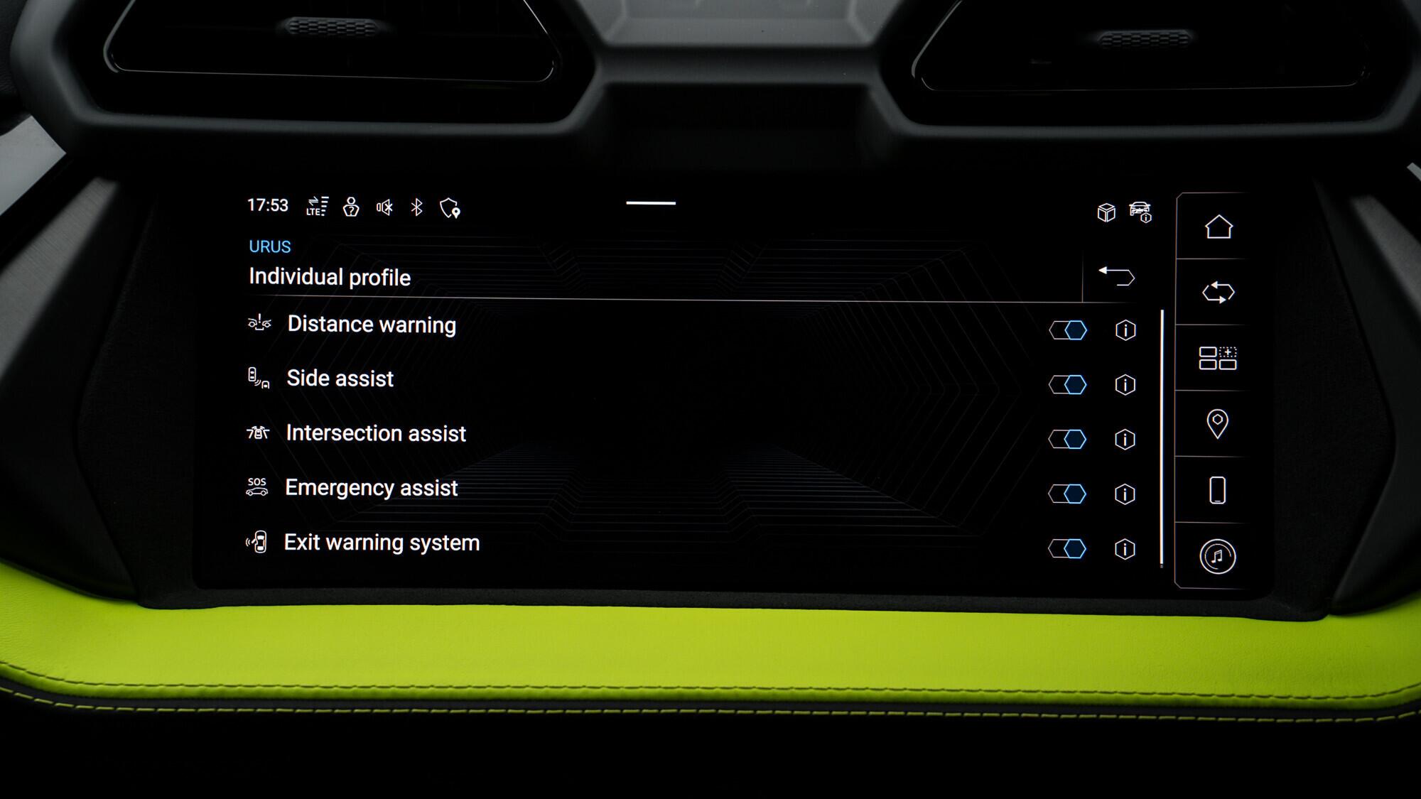 Lamborghini Urus view 34