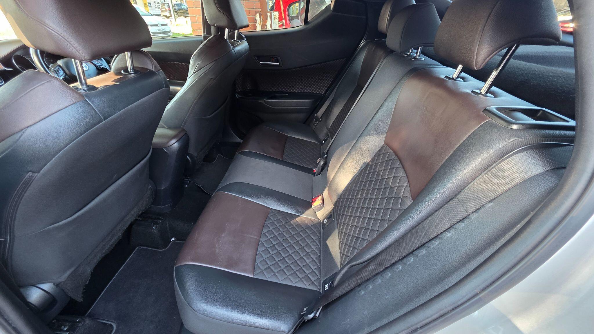 Toyota C-HR view 19