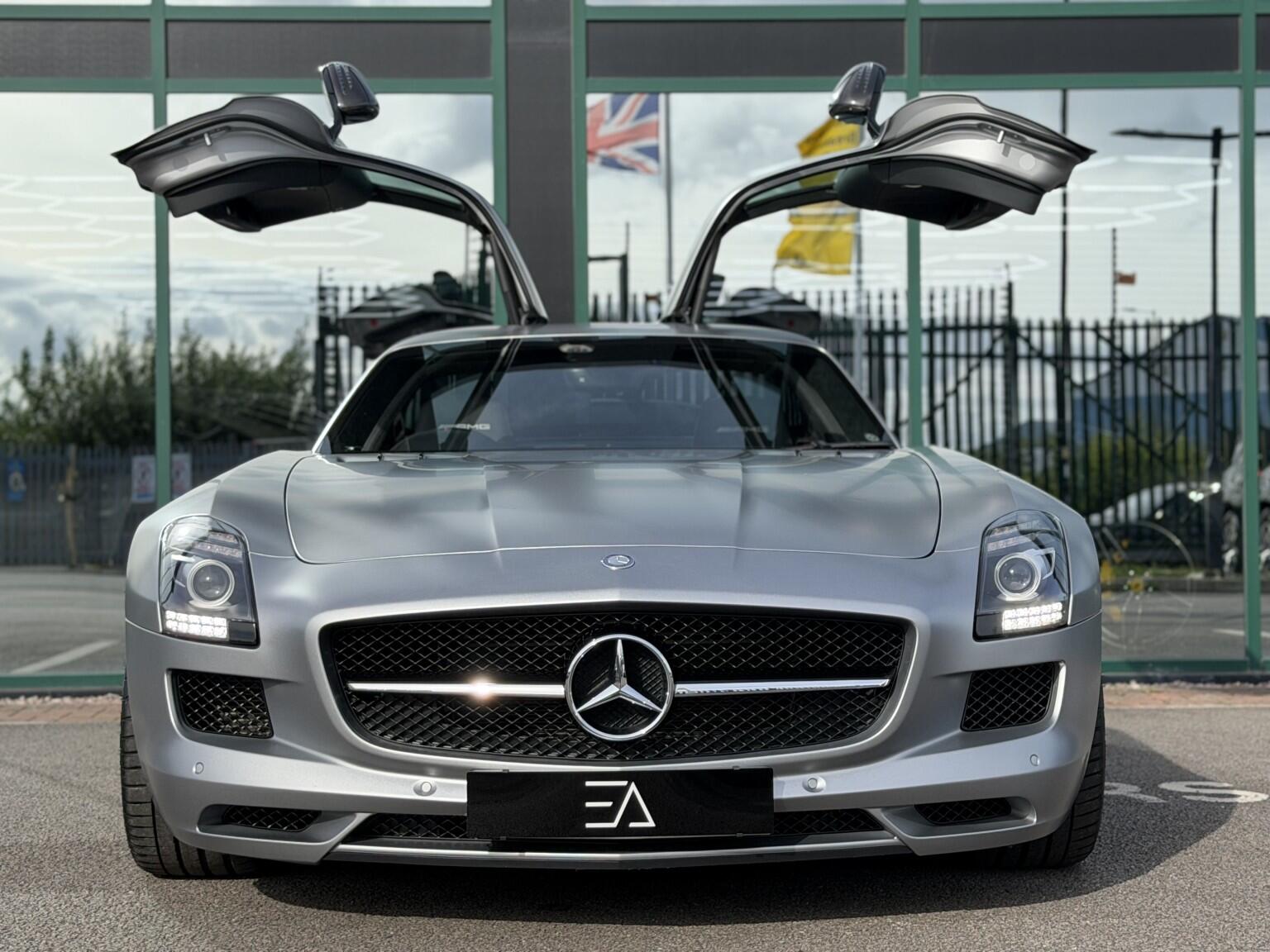 Mercedes-Benz Amg GT view 5