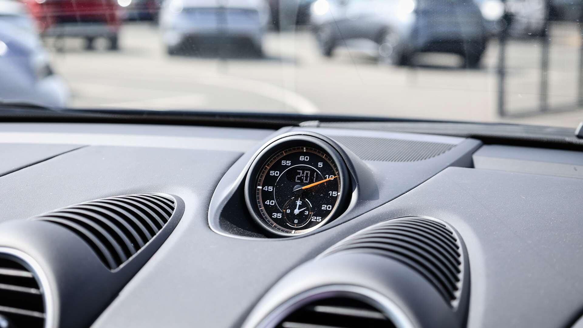 Porsche Cayman view 17