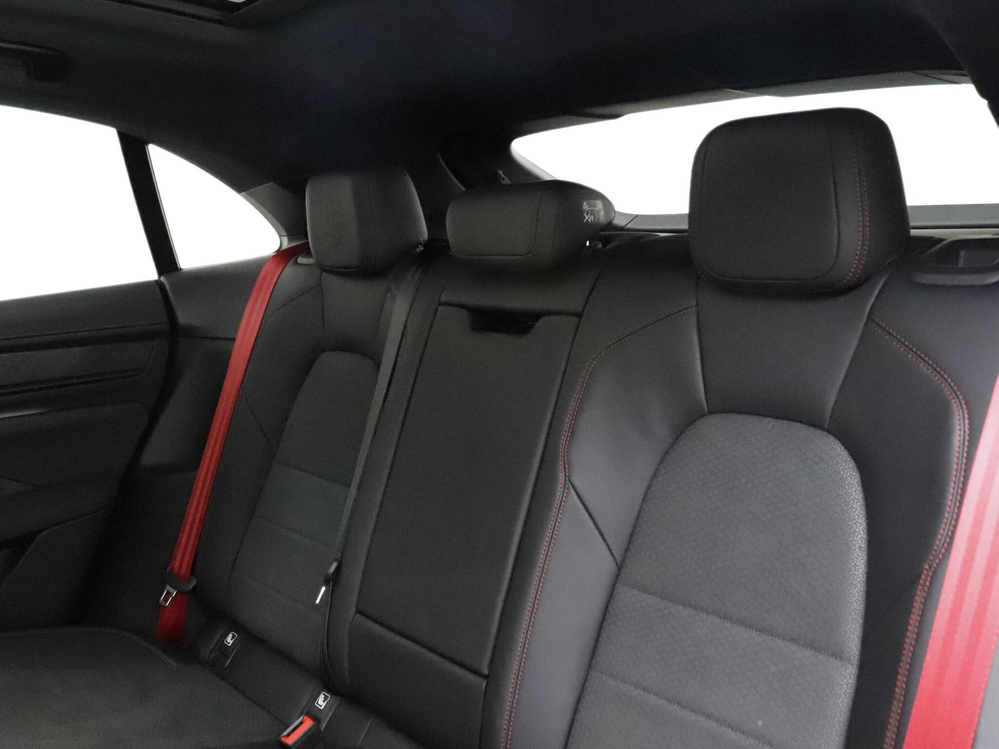 Porsche Macan view 18