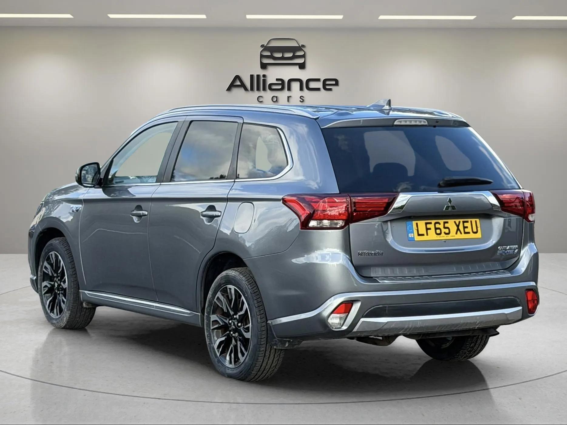 Mitsubishi Outlander view 20