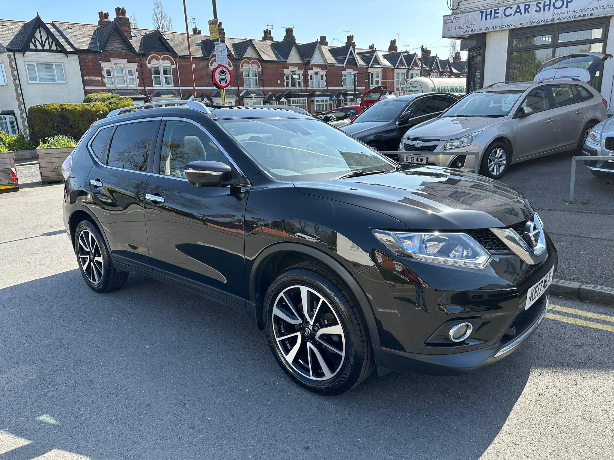 Nissan X-Trail view 2