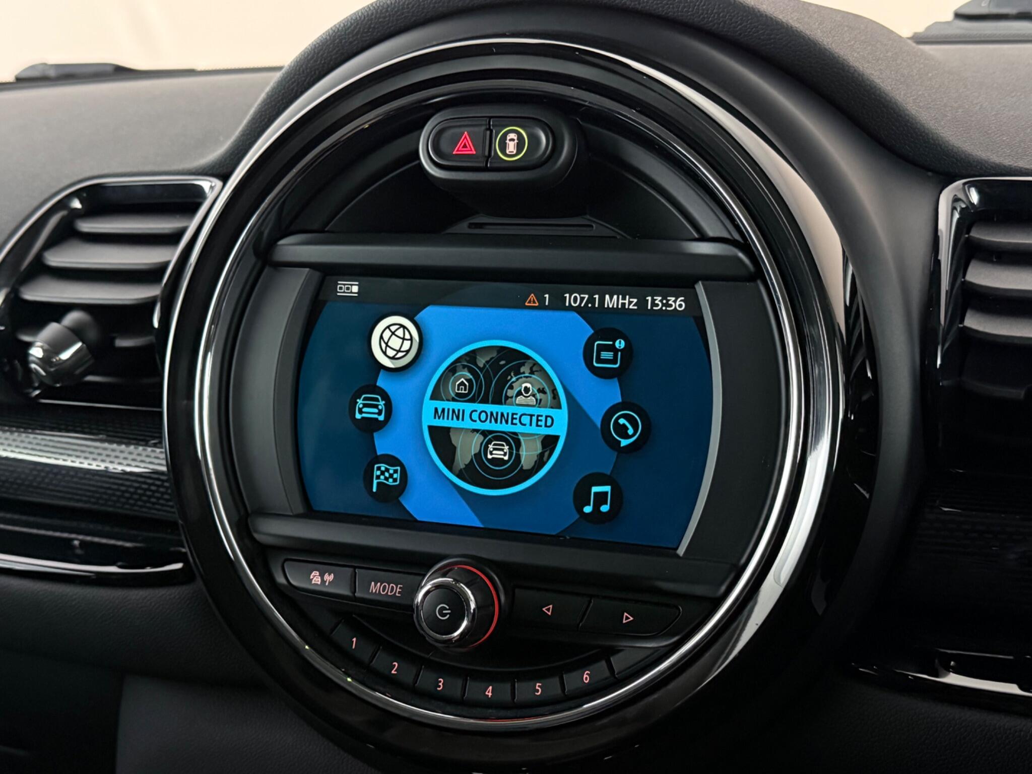 Mini Clubman view 24