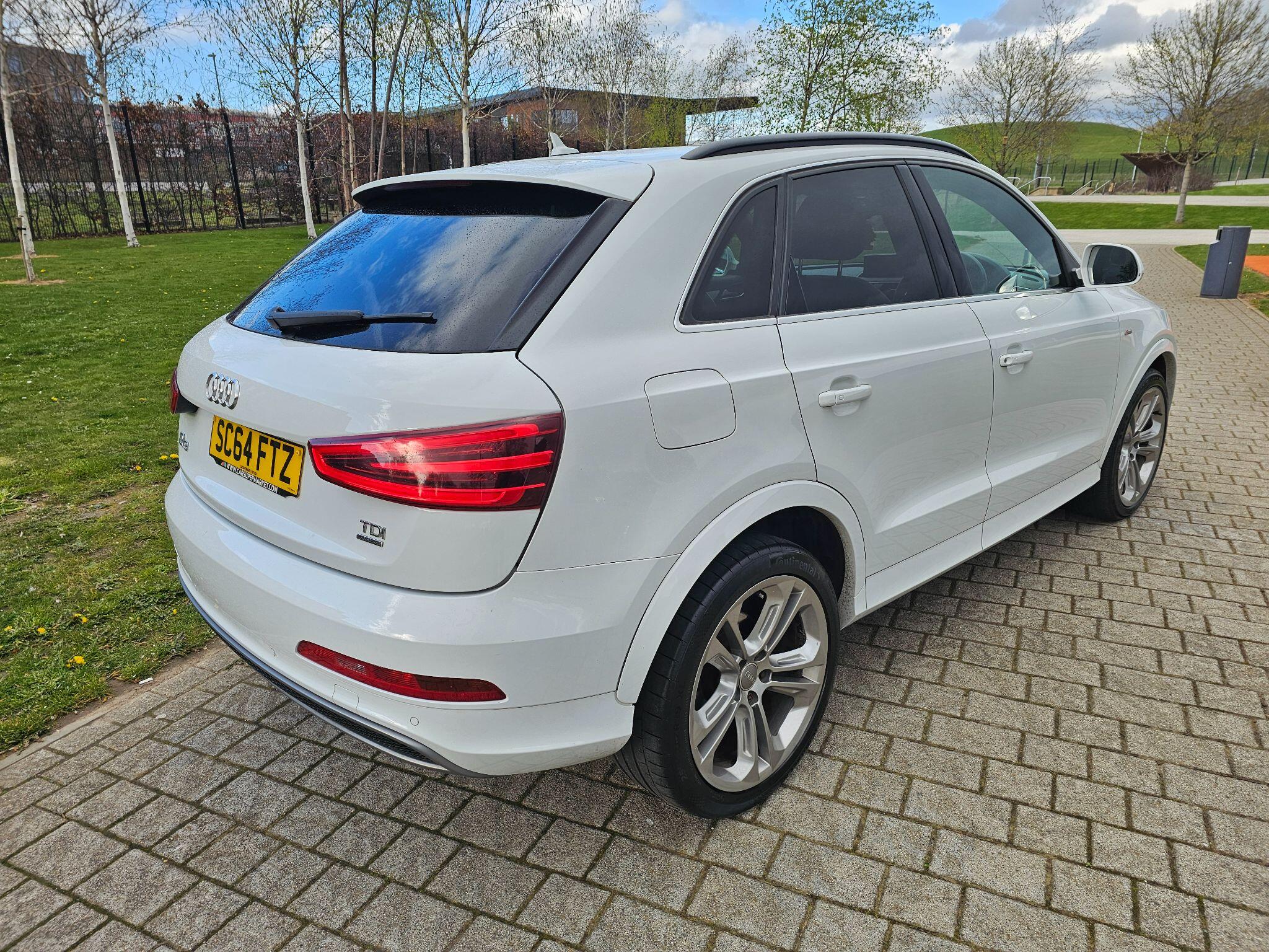 Audi Q3 view 10