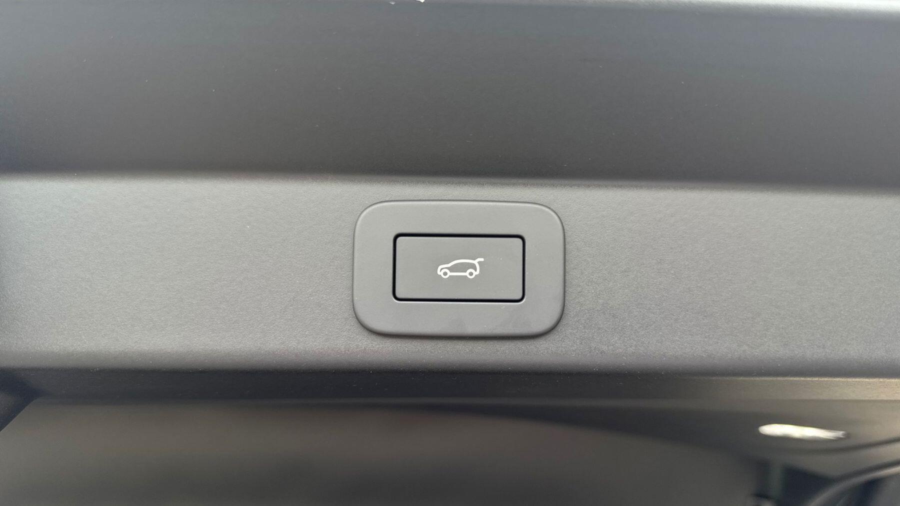 Land Rover Range Rover Sport view 28
