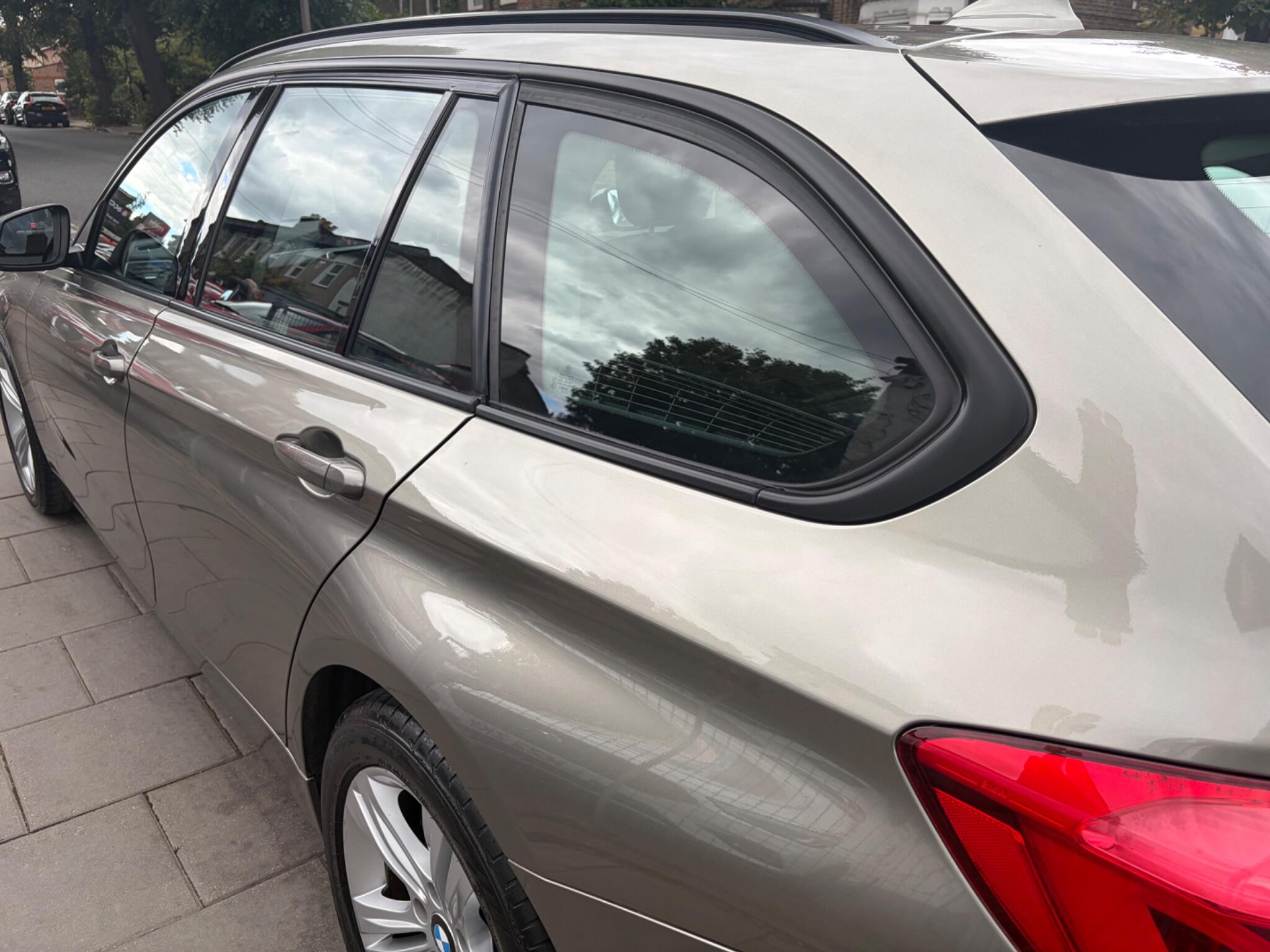 BMW 3 Series view 35