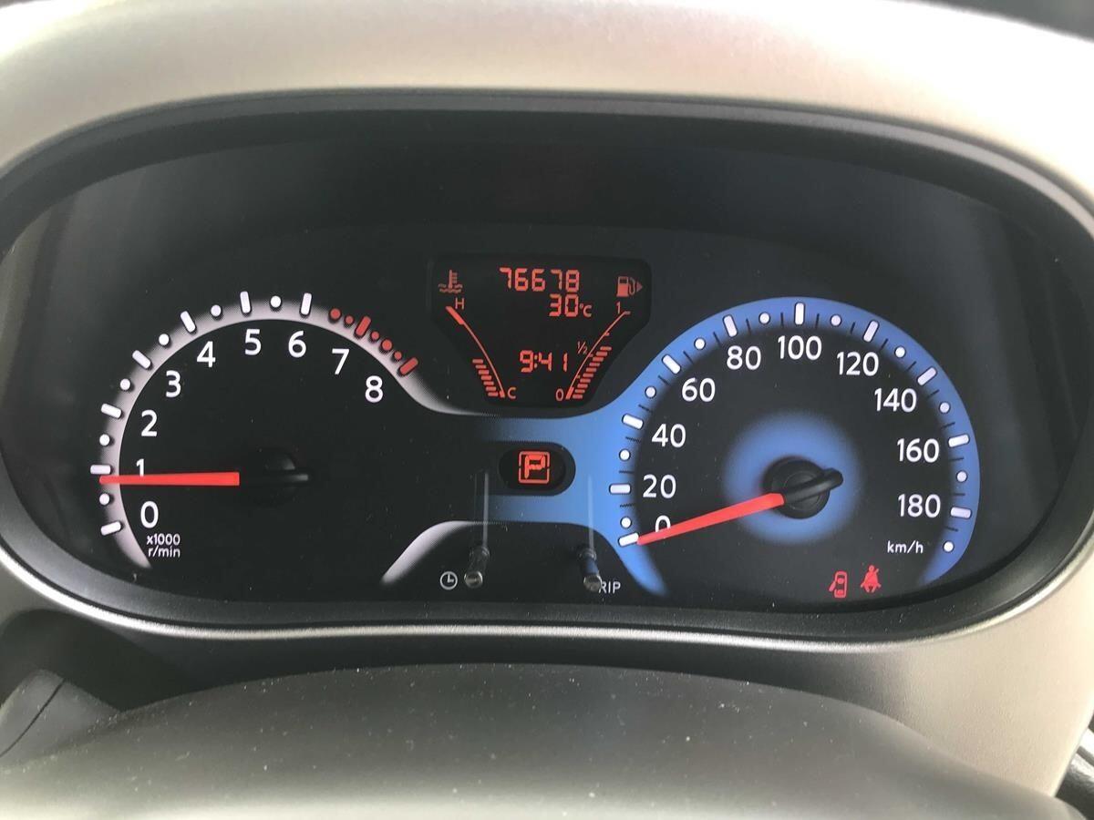 Nissan Cube view 11