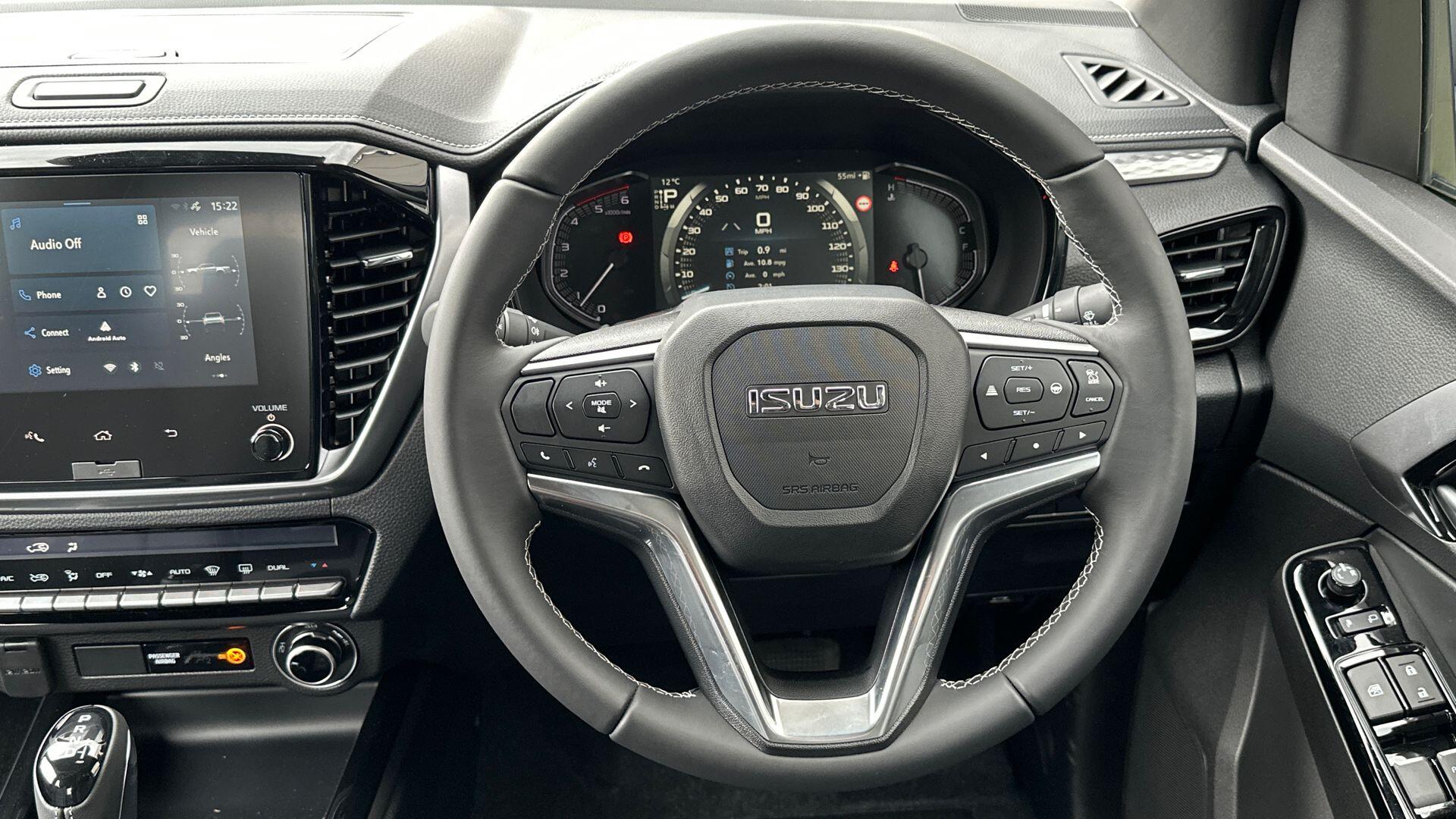 Isuzu D-Max view 14