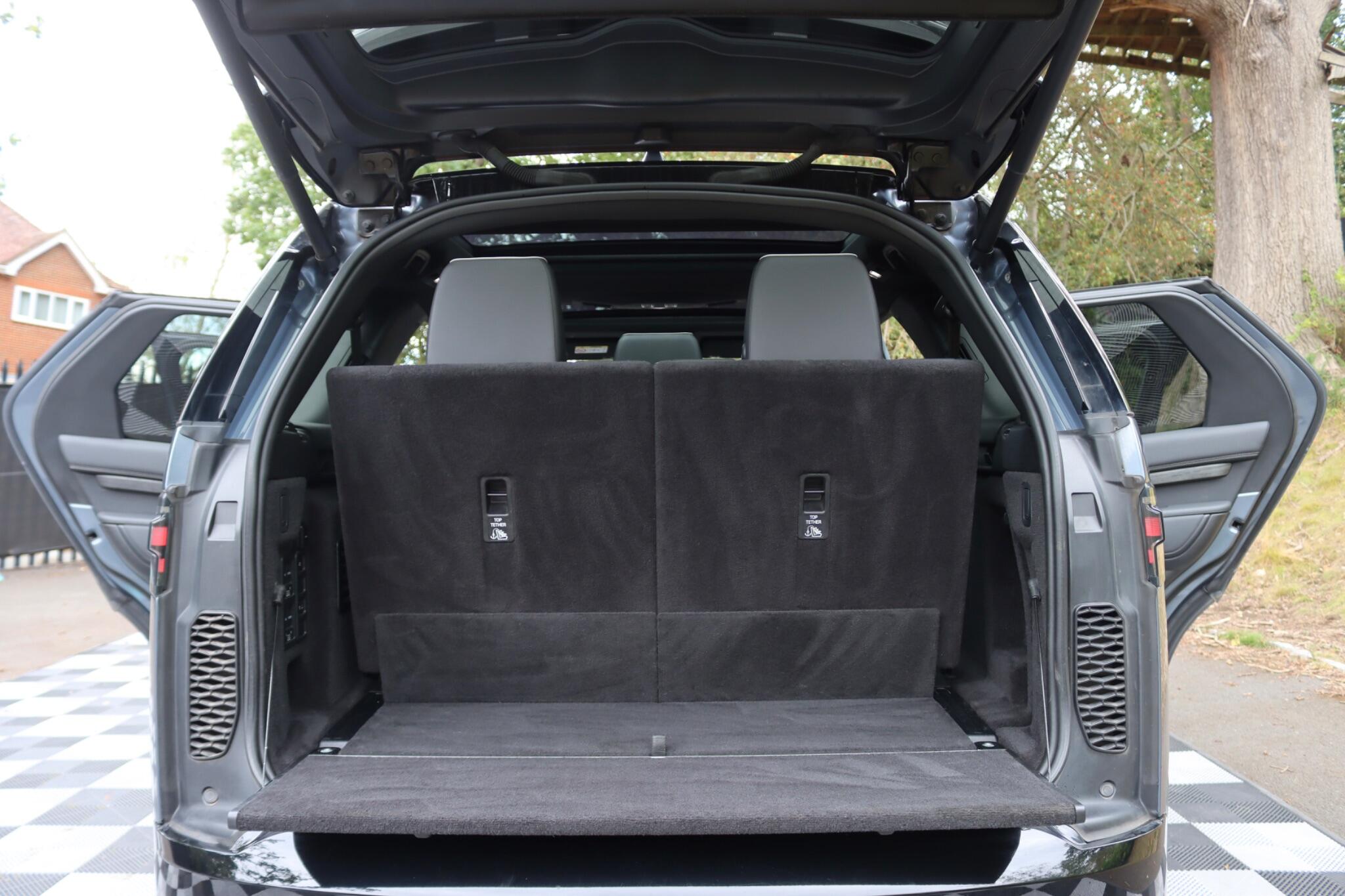 Land Rover Discovery view 20