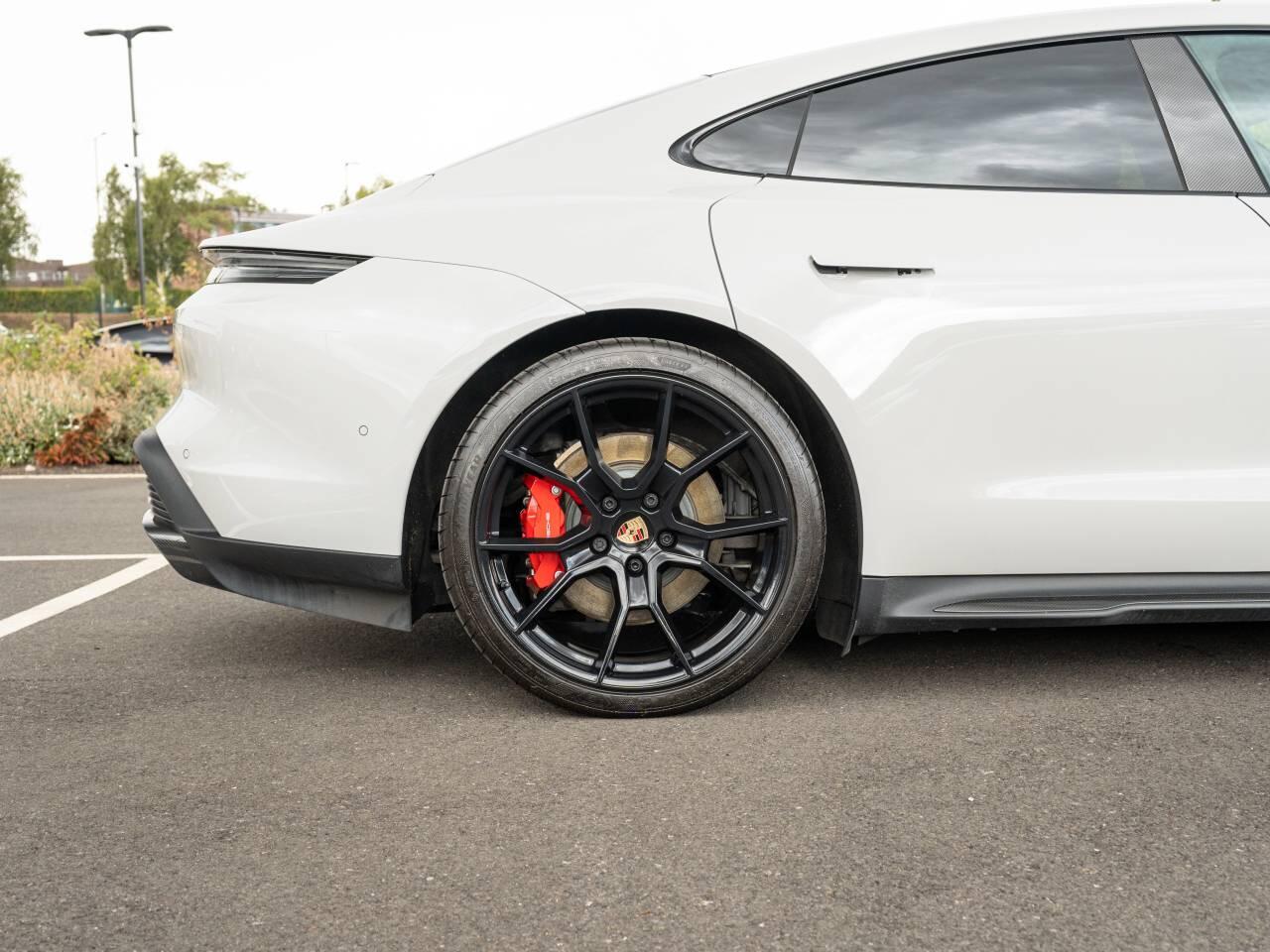 Porsche Taycan view 18