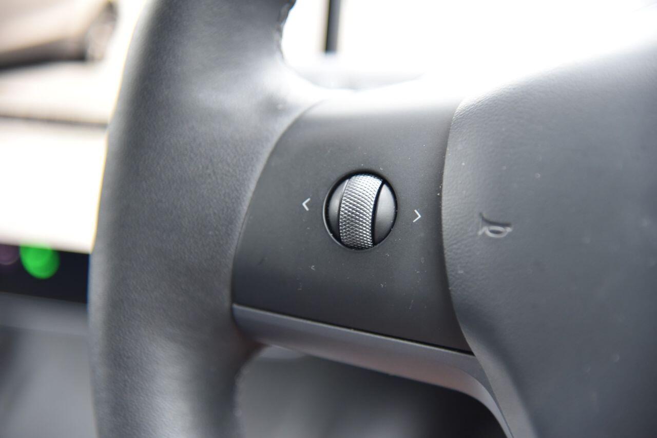 Tesla Model Y view 29